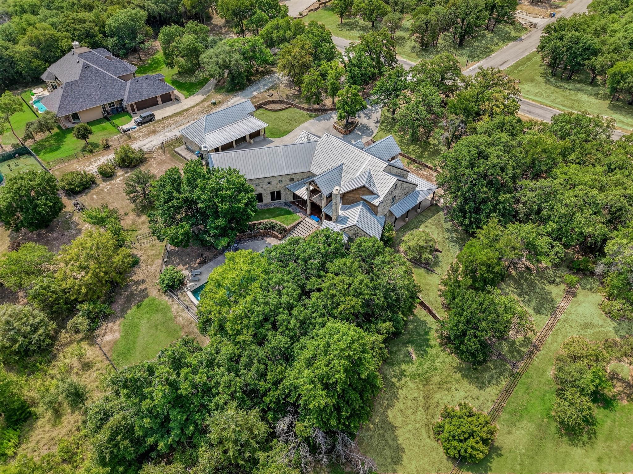 main property photo 9