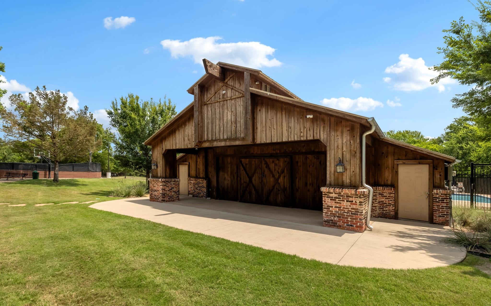 main property photo 36