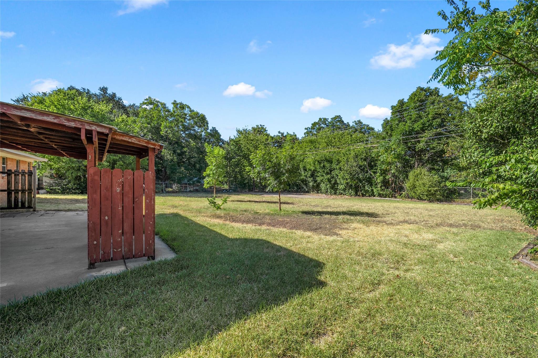 main property photo 30