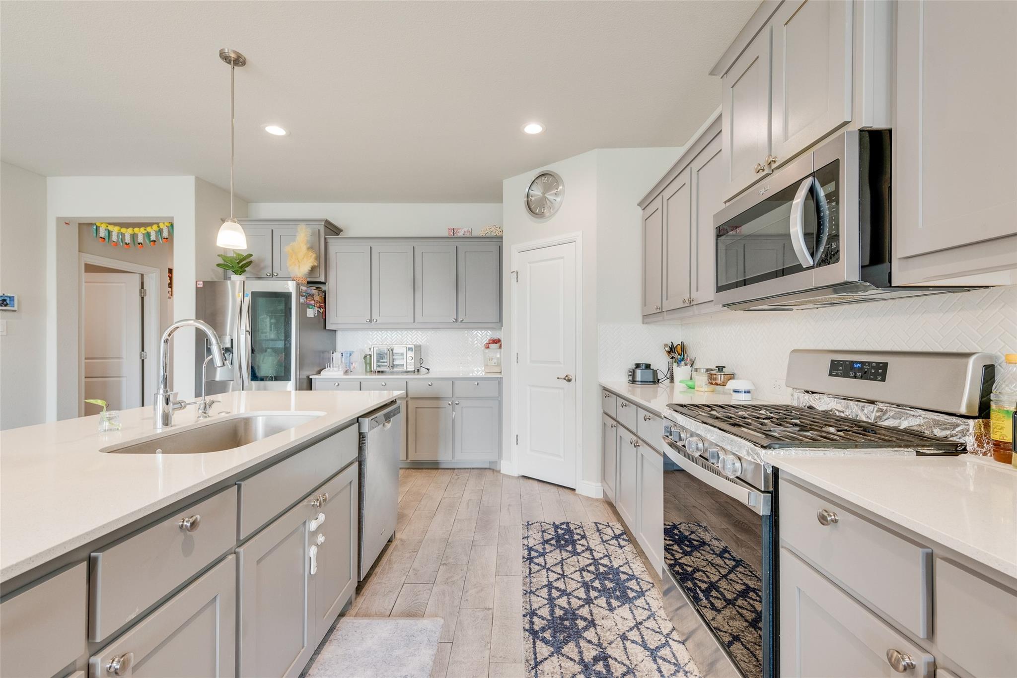 main property photo 12