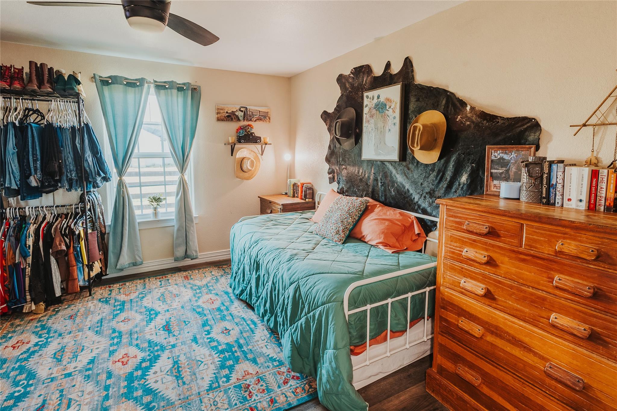 main property photo 9