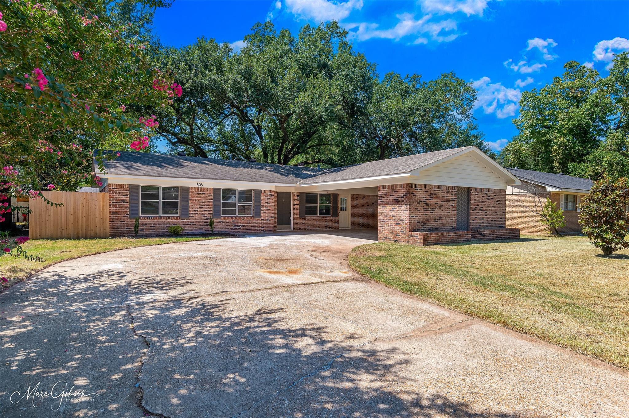 main property photo 0