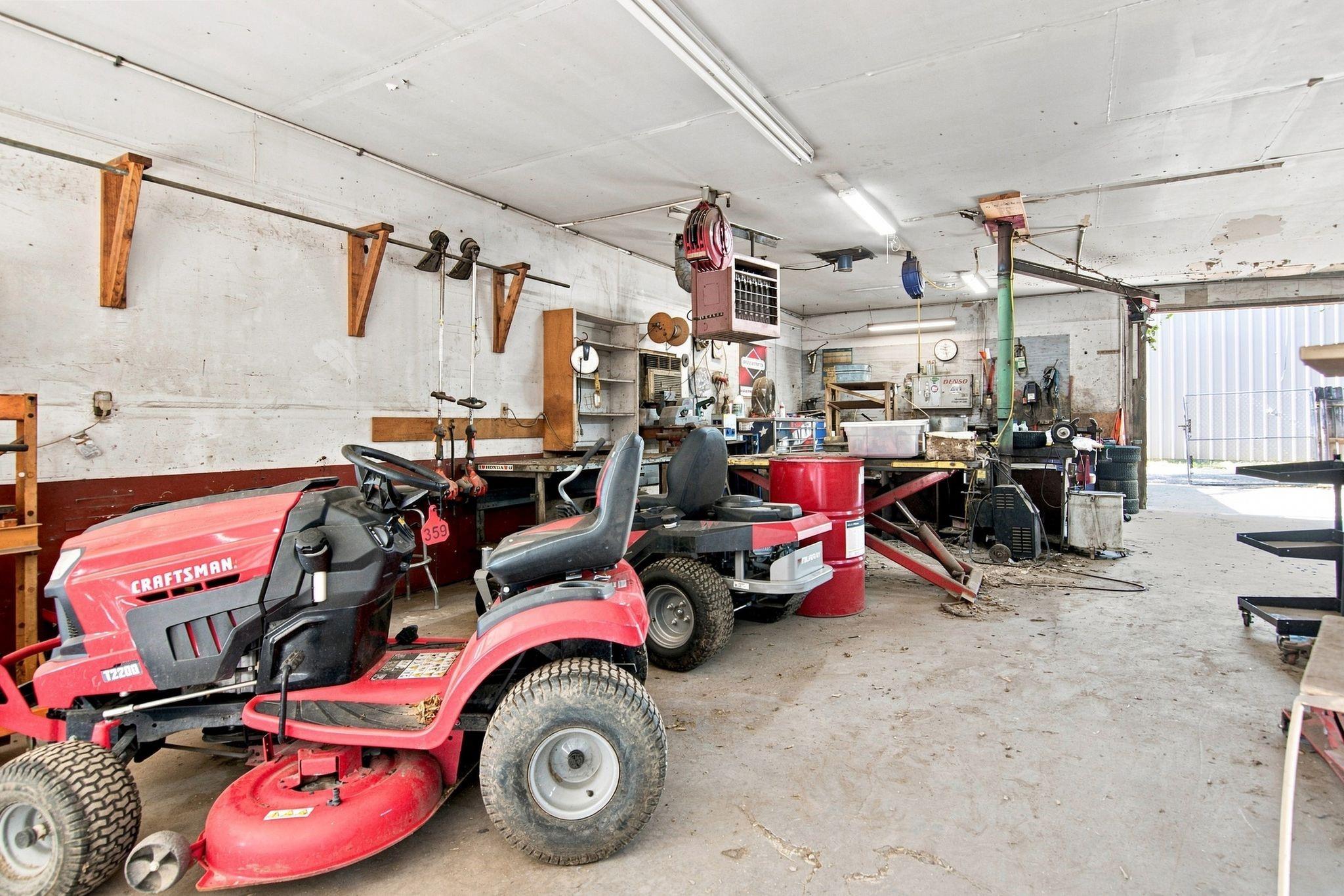 main property photo 13