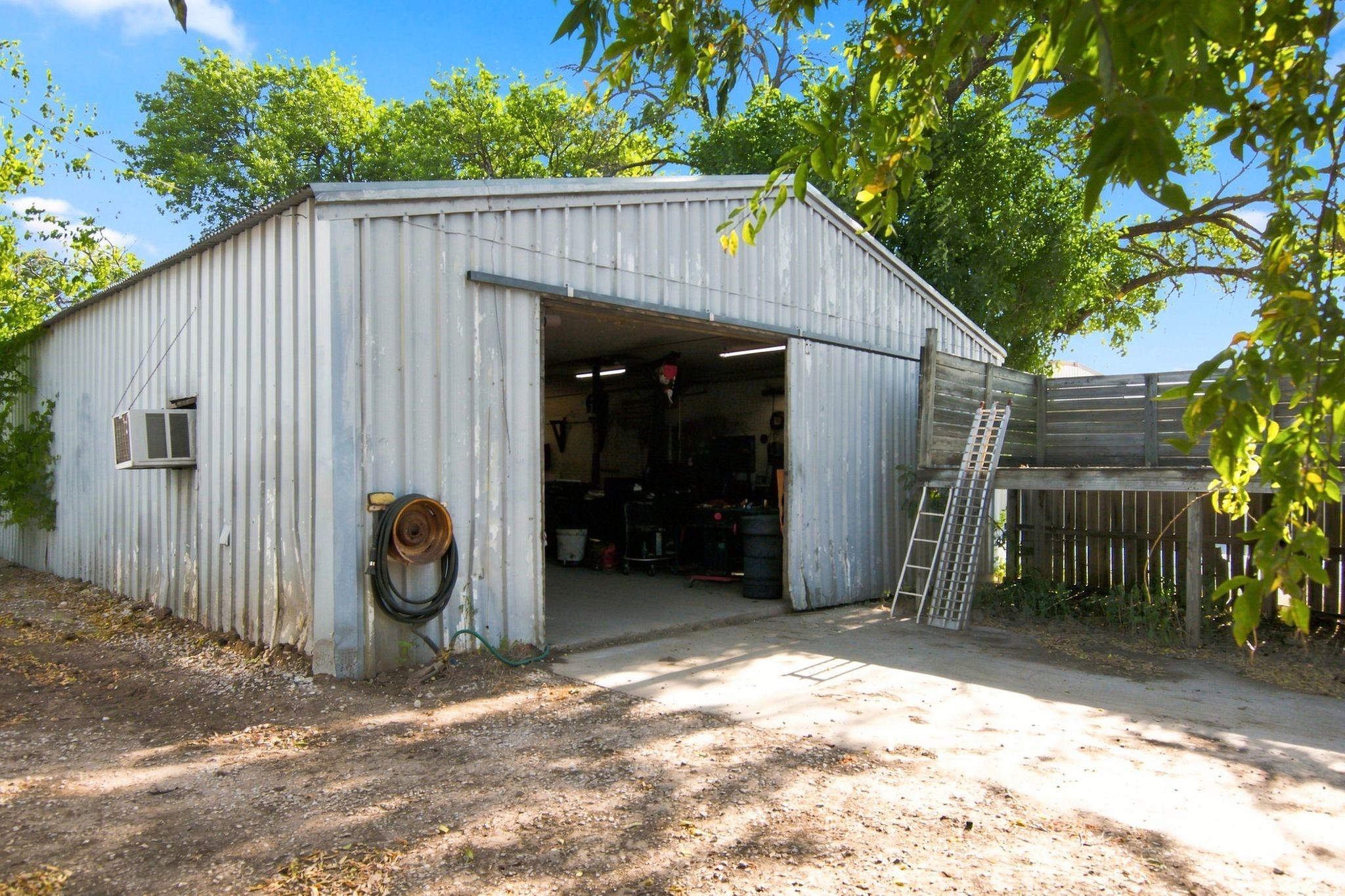 main property photo 16
