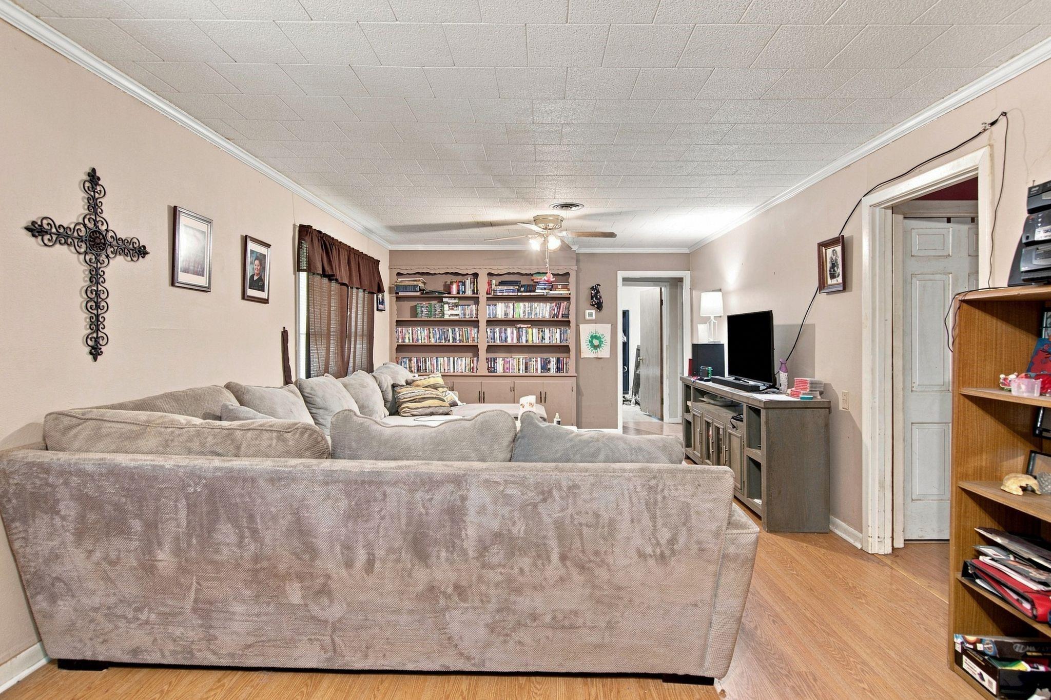 main property photo 23