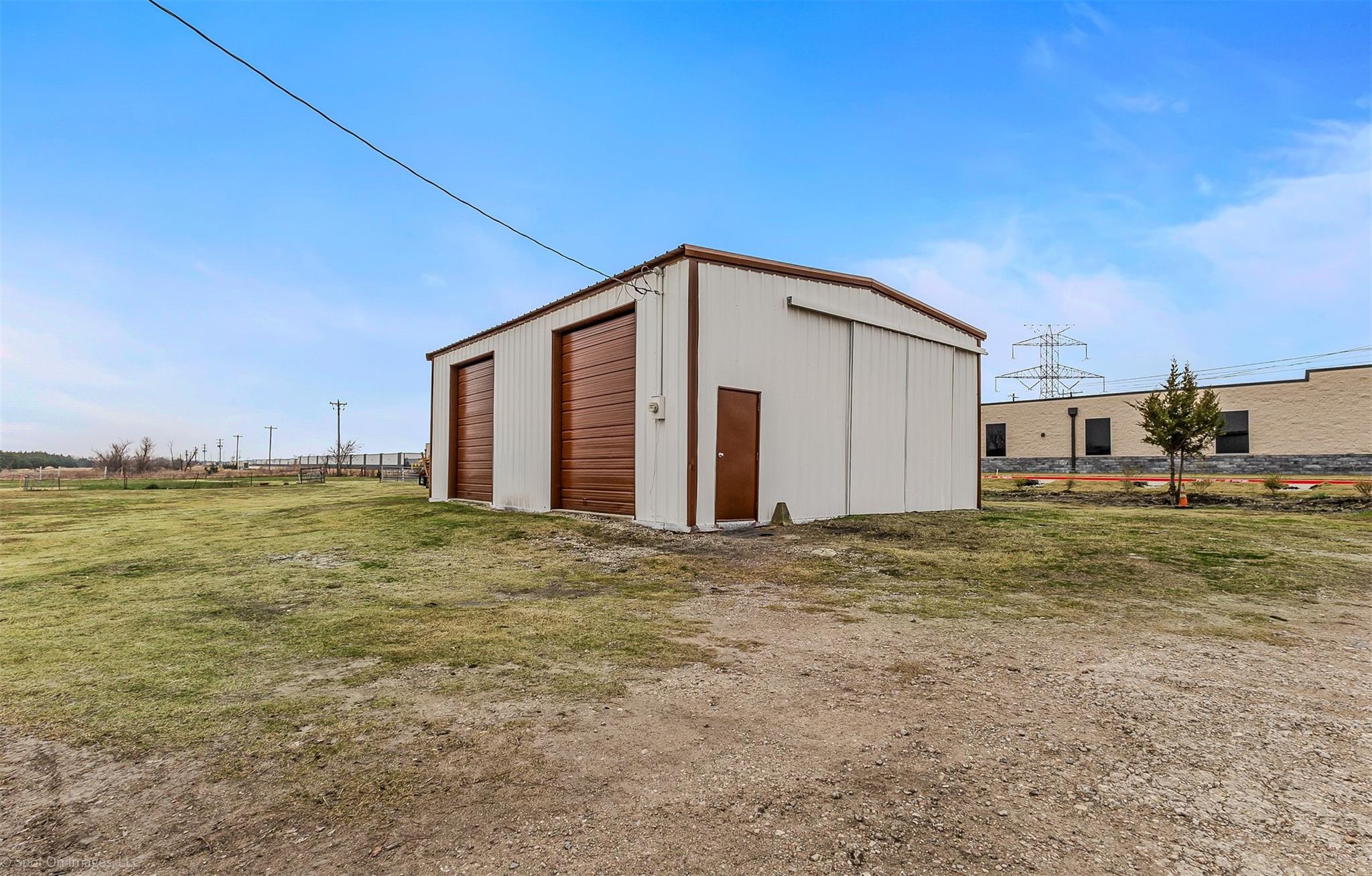 main property photo 13