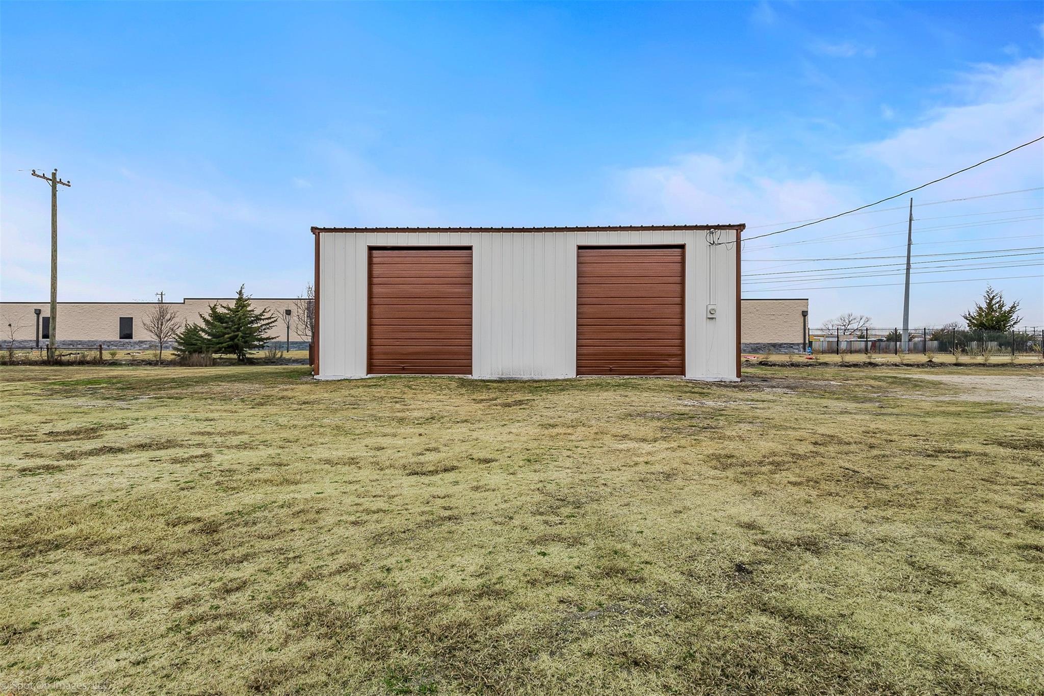main property photo 14