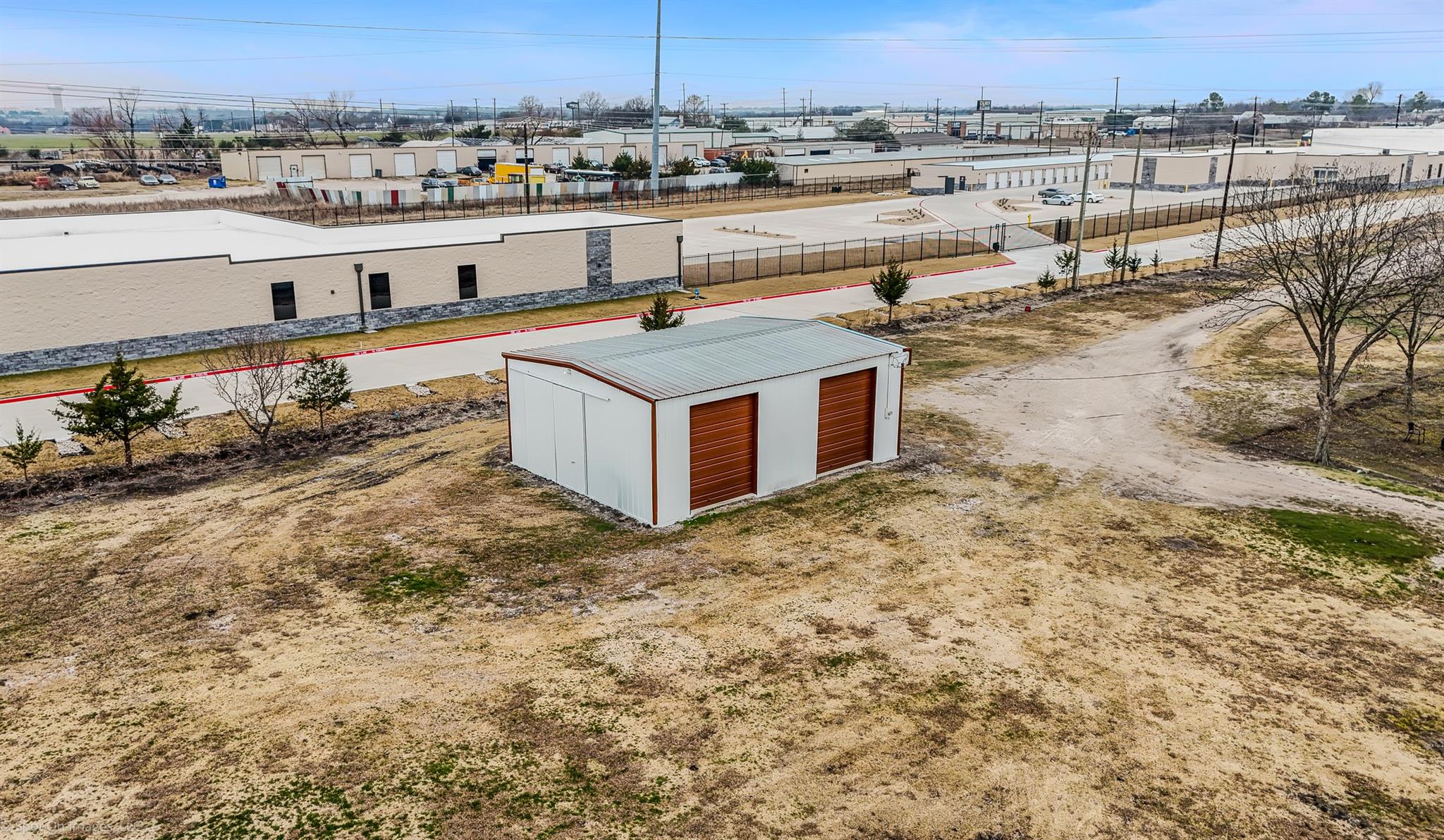 main property photo 23