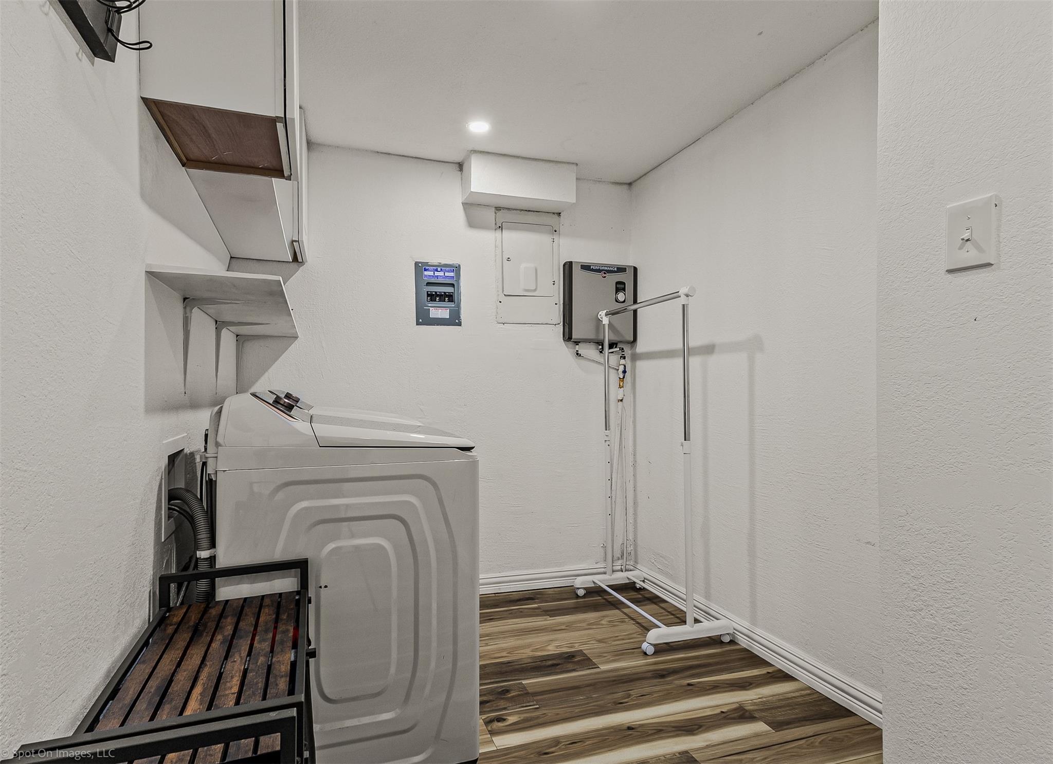 main property photo 9