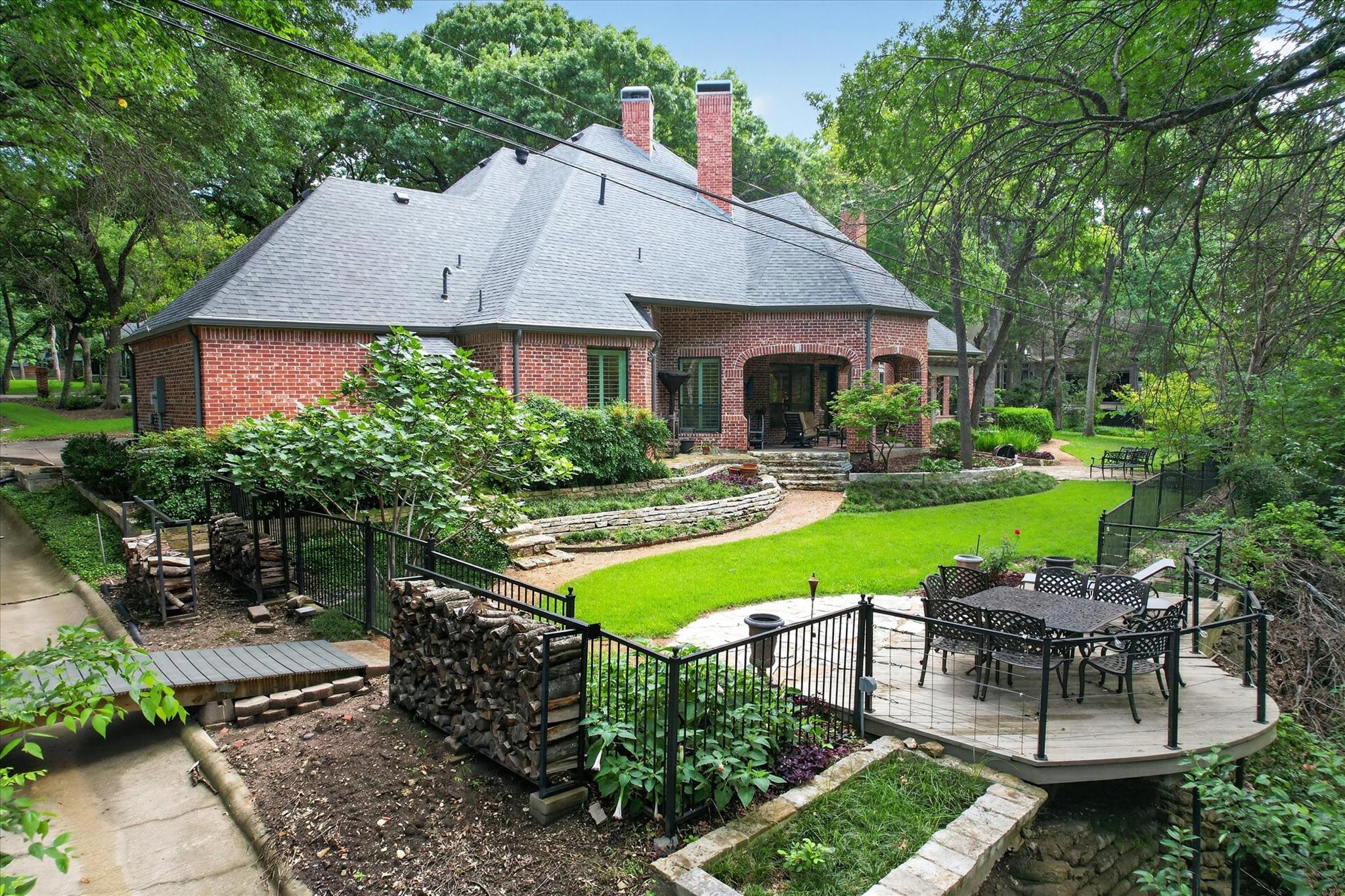 main property photo 2