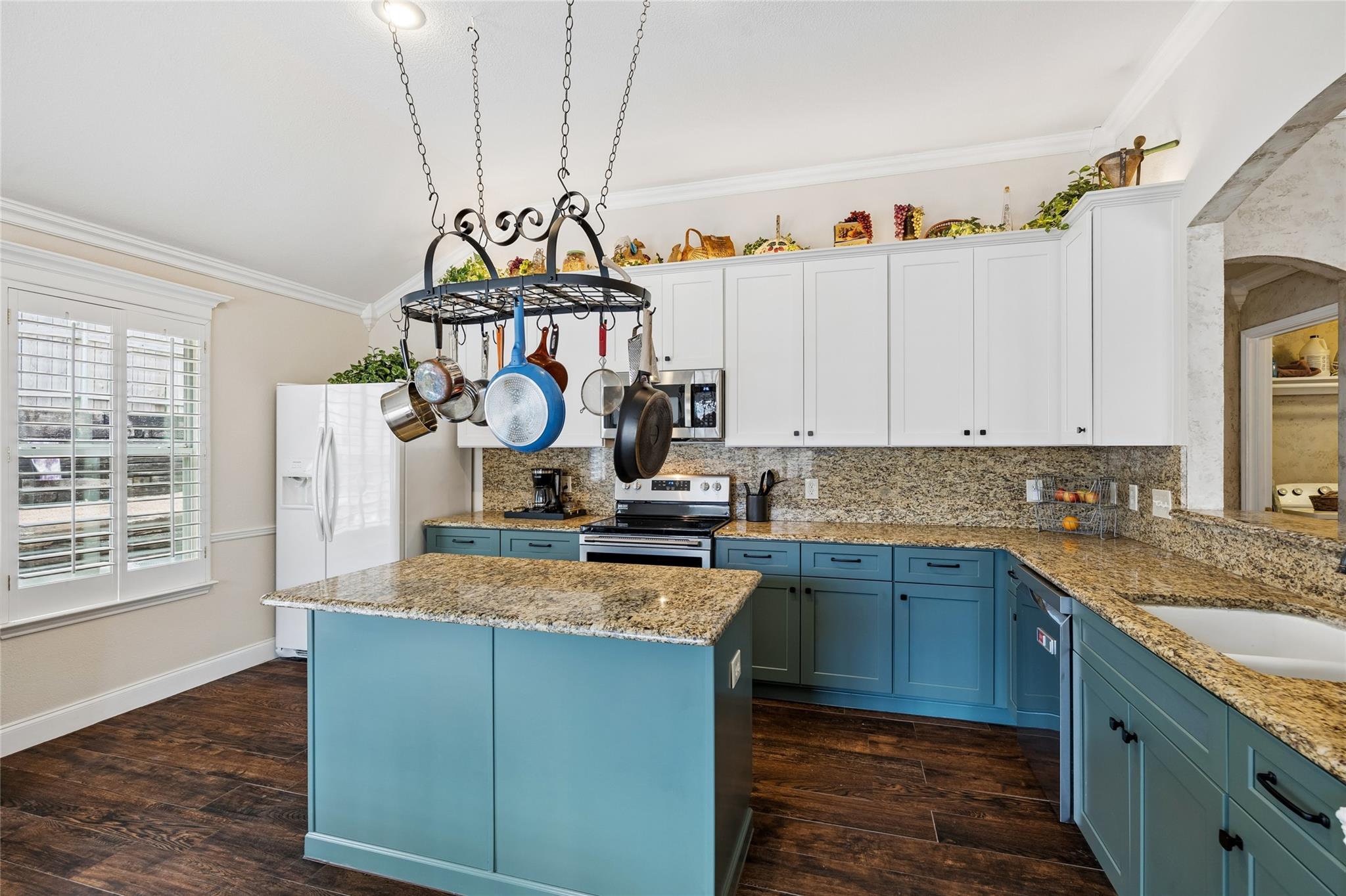 main property photo 10