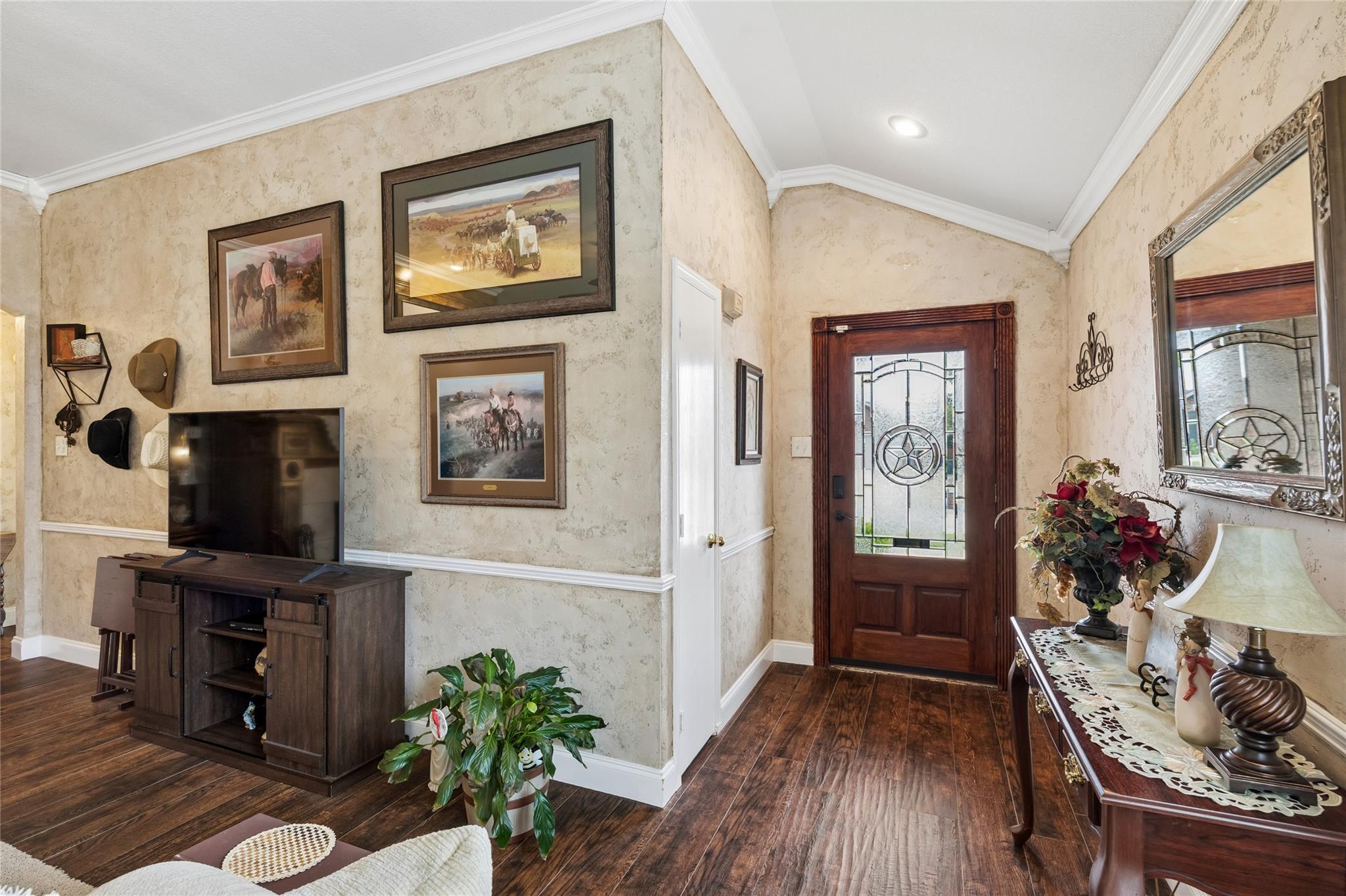 main property photo 3