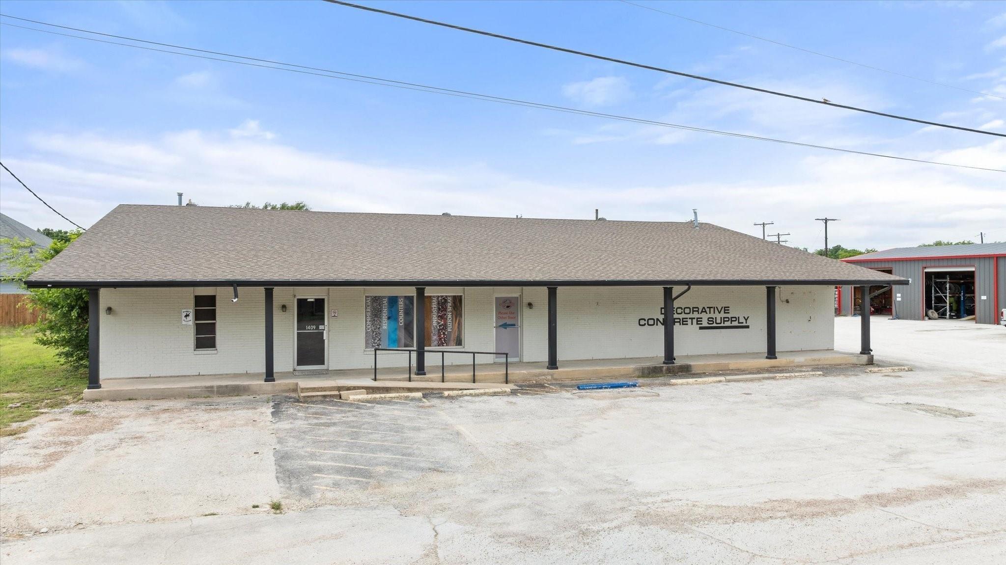 main property photo 37