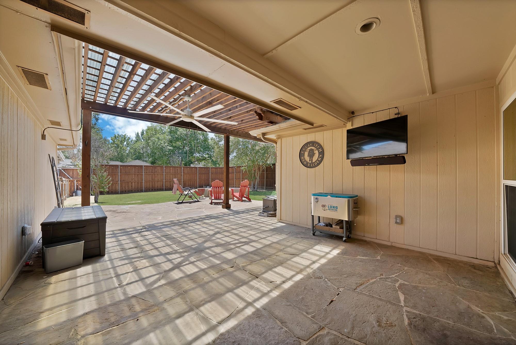 main property photo 30