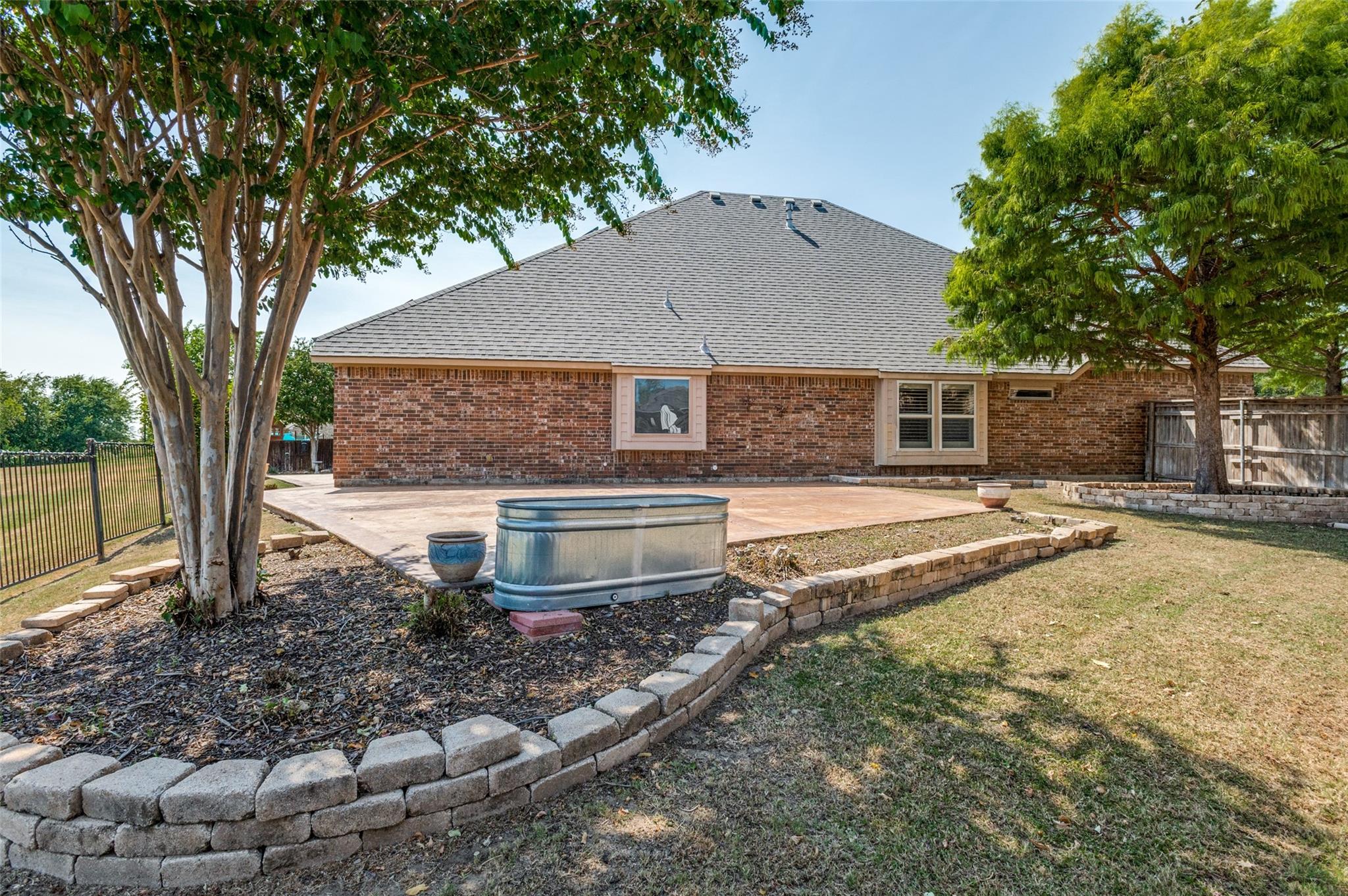 main property photo 21