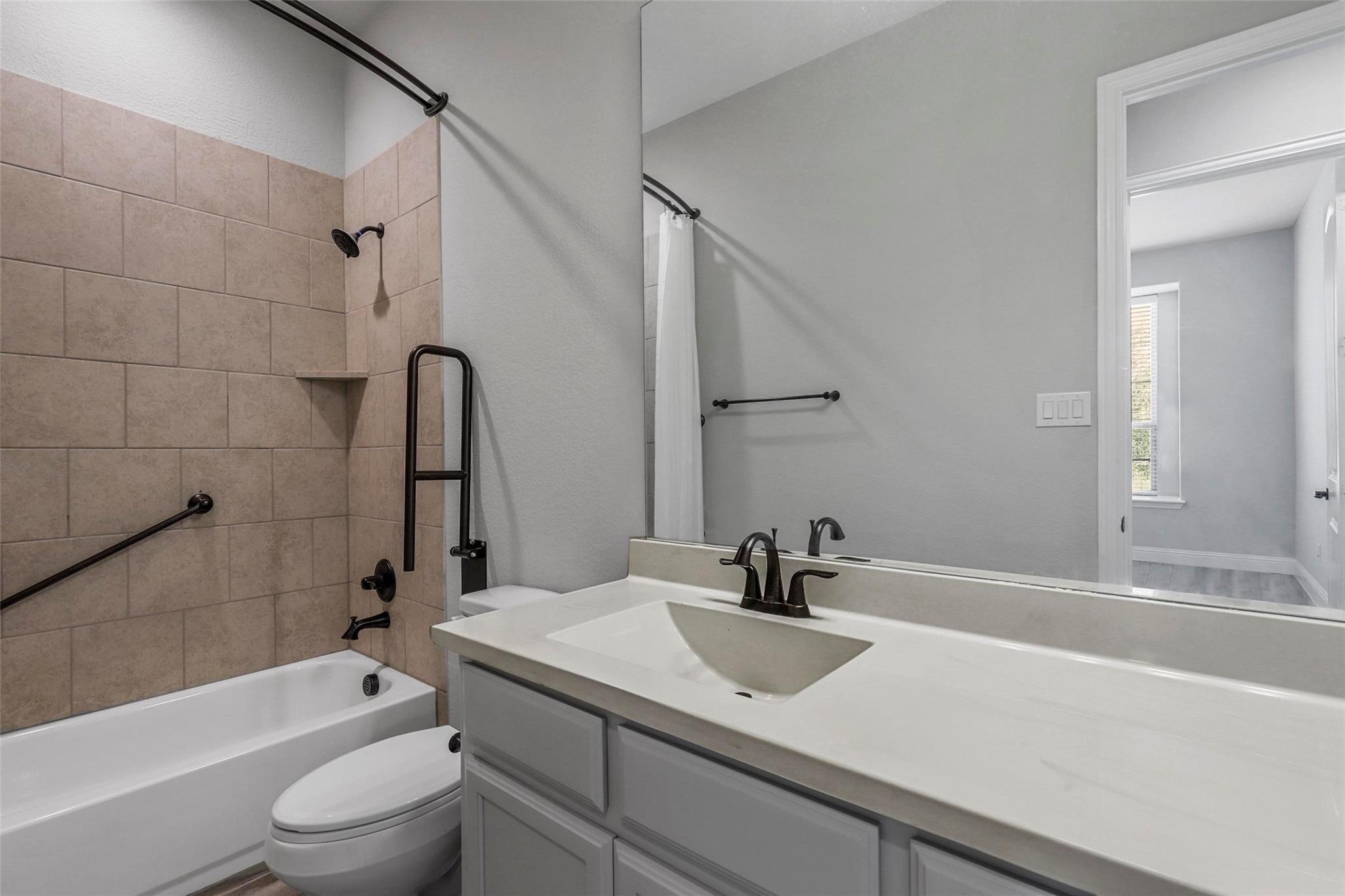 main property photo 6