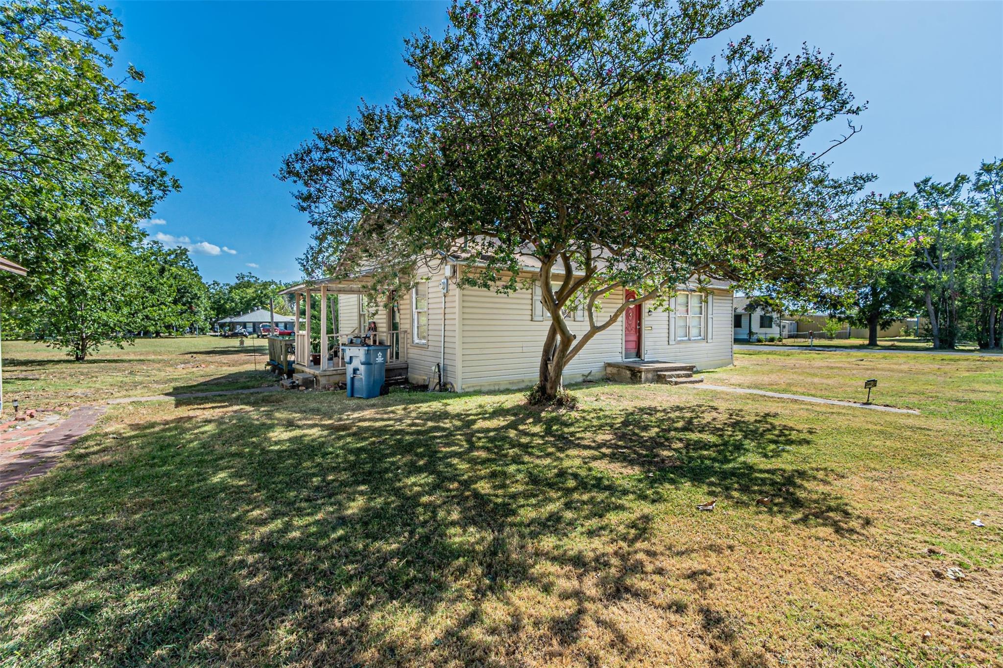 main property photo 1