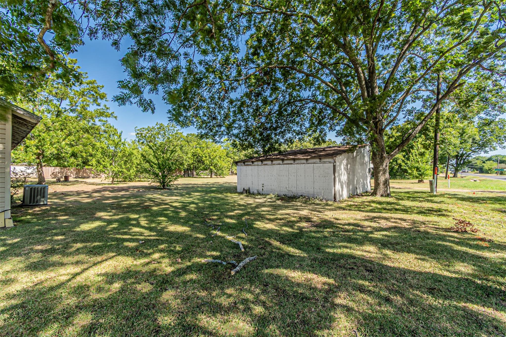 main property photo 6