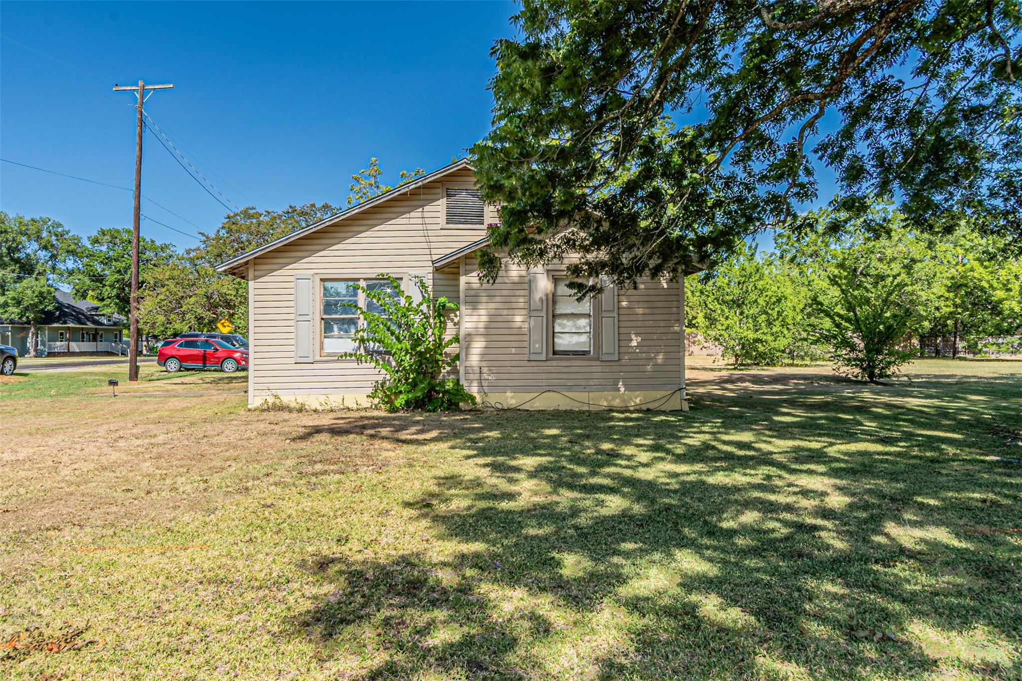 main property photo 8