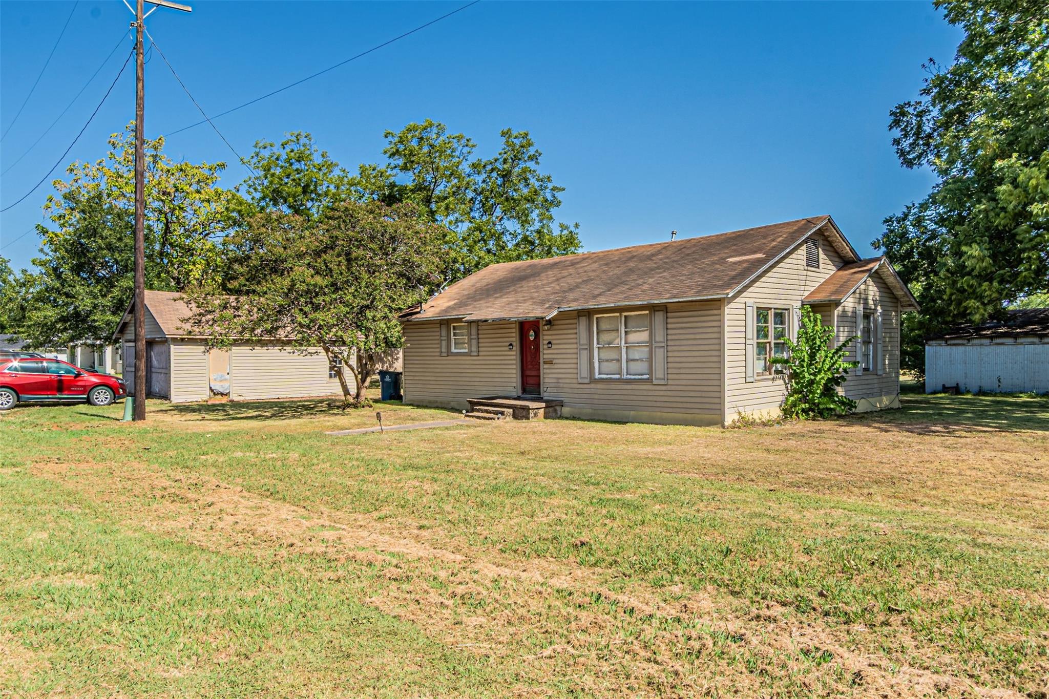 main property photo 9