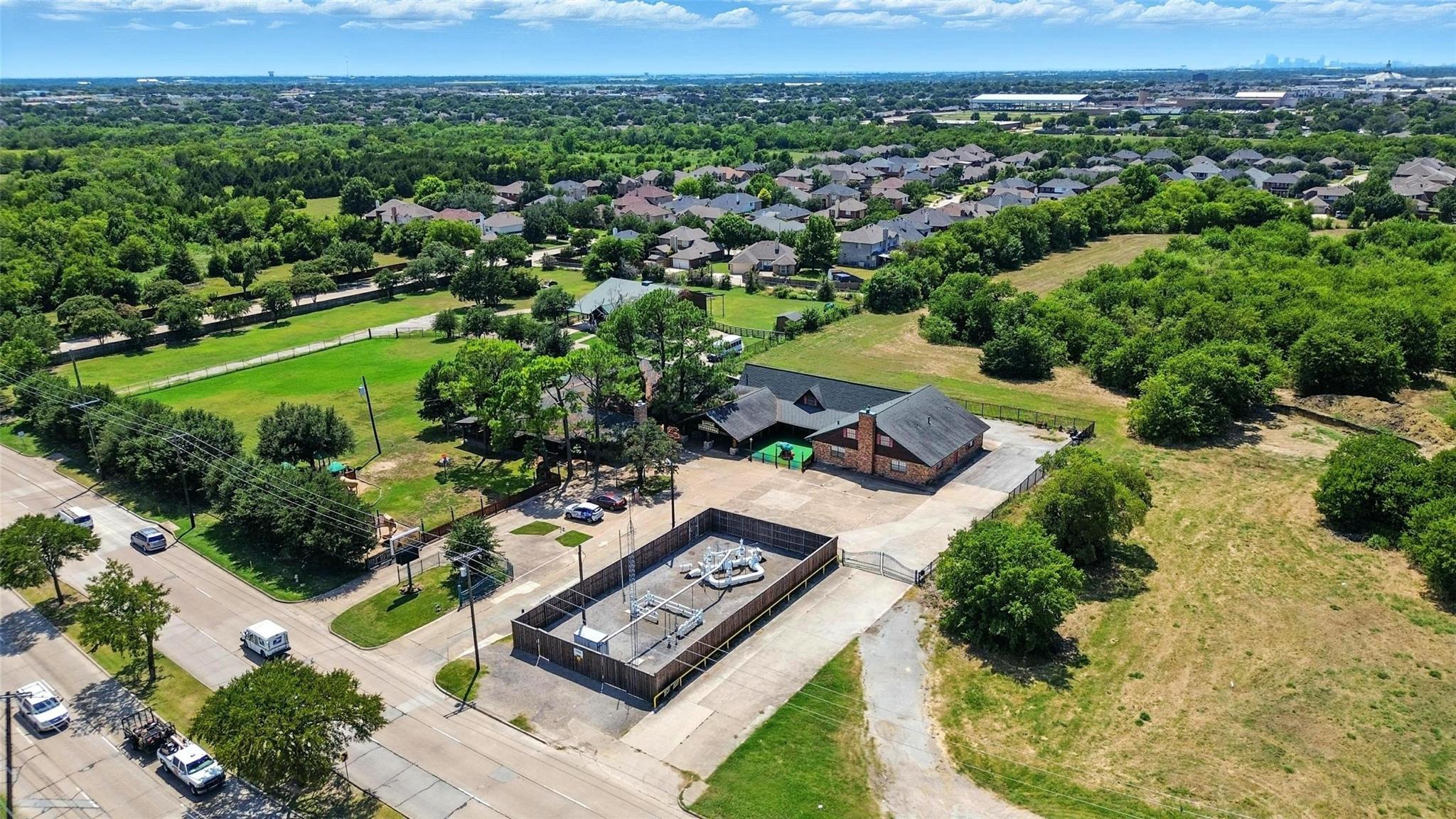main property photo 23
