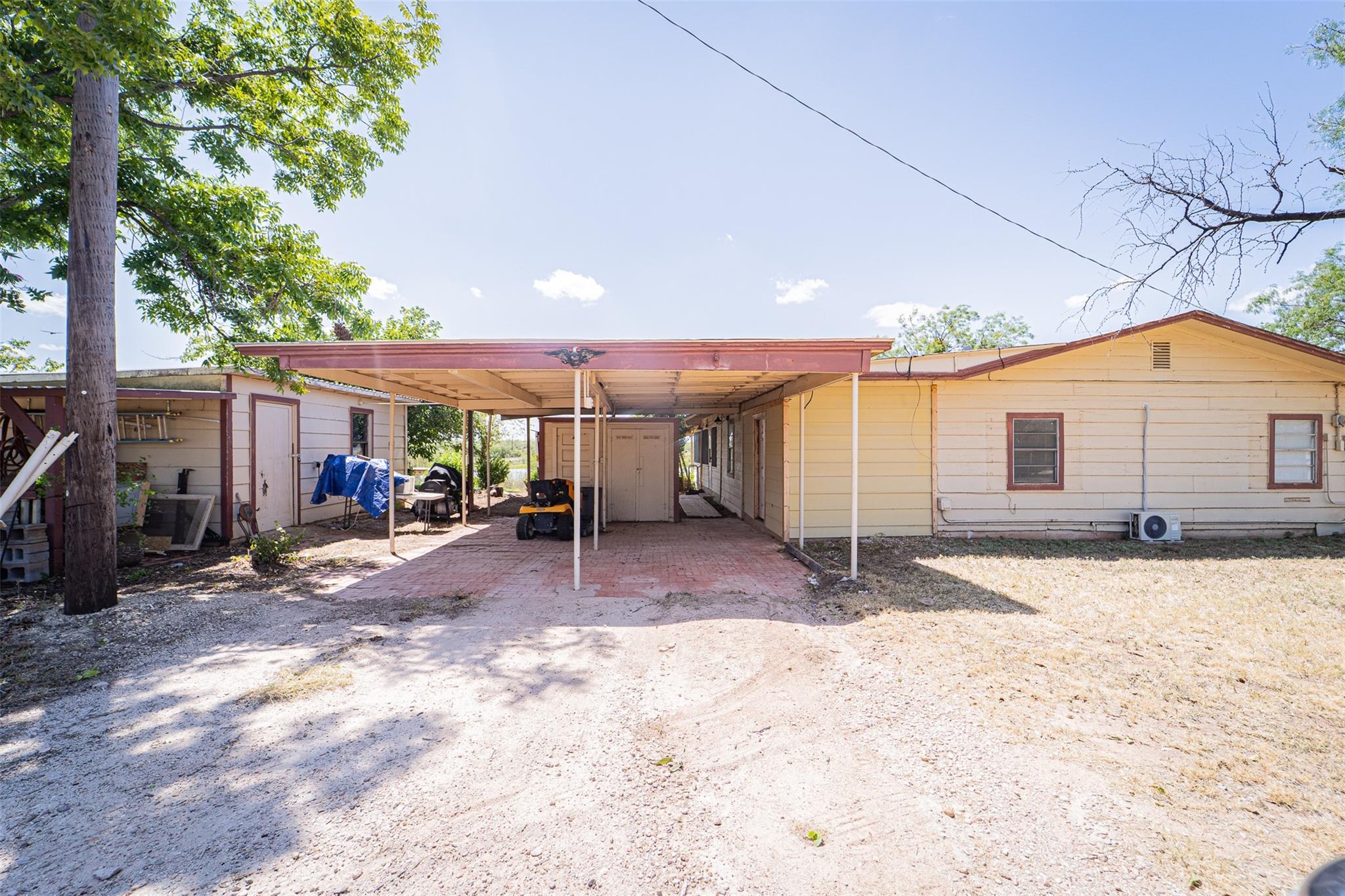 main property photo 3