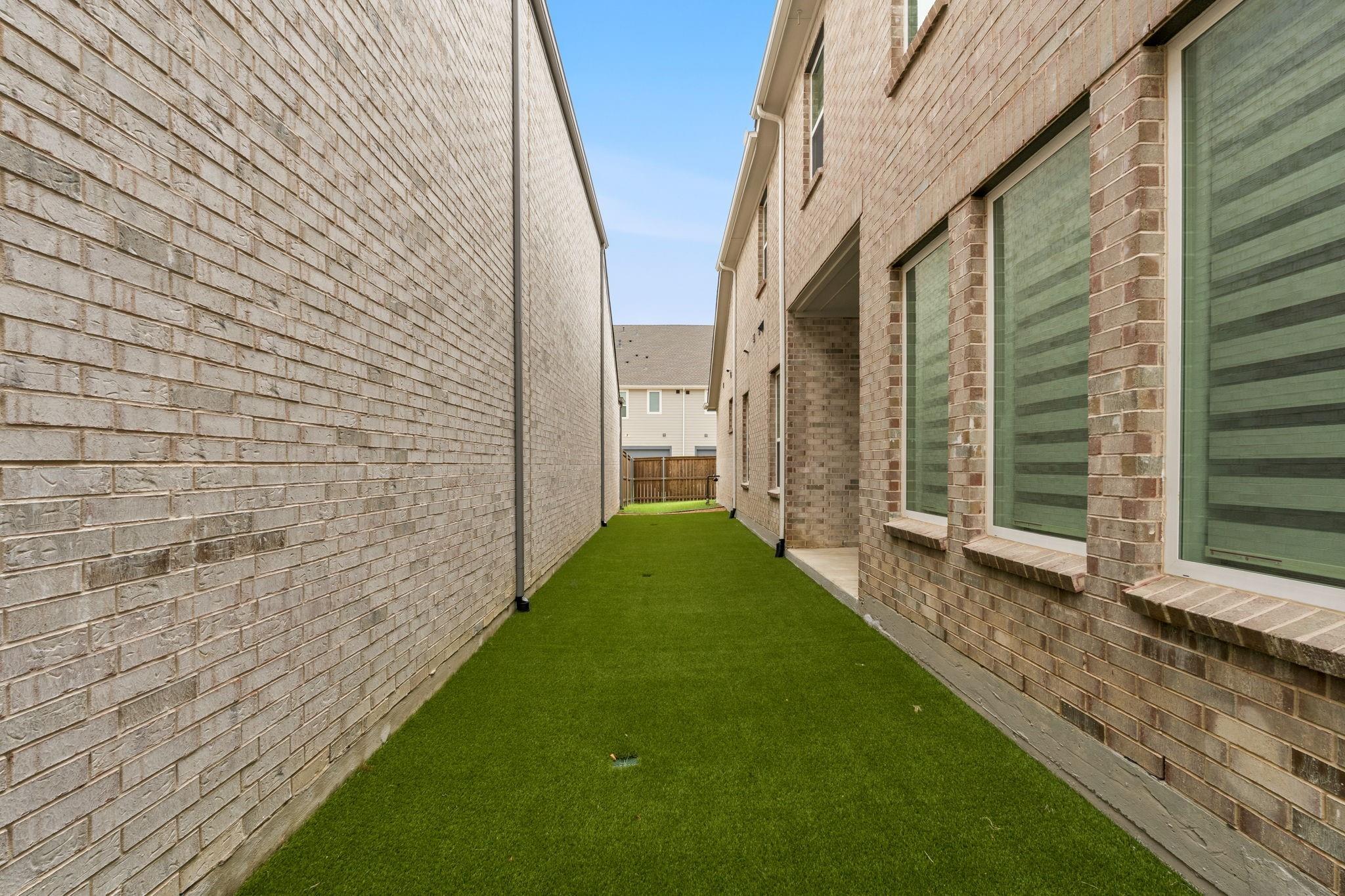 main property photo 29