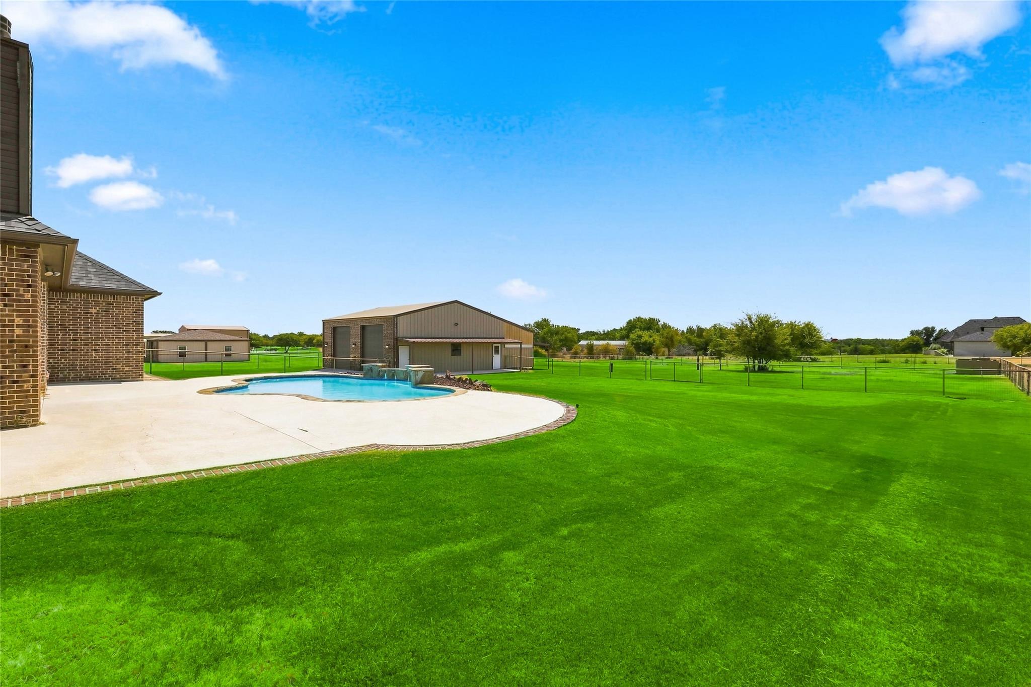 main property photo 29