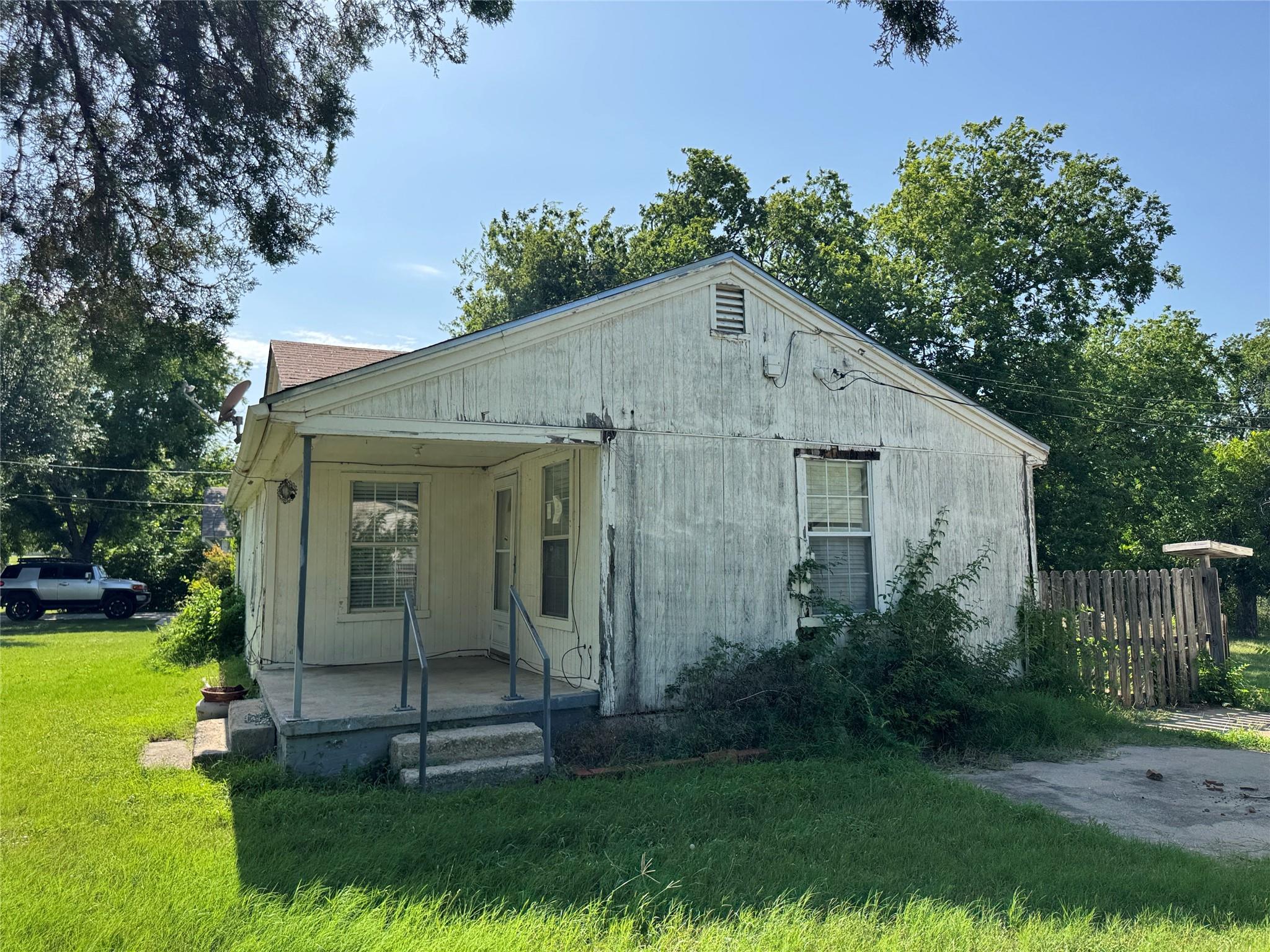 main property photo 8