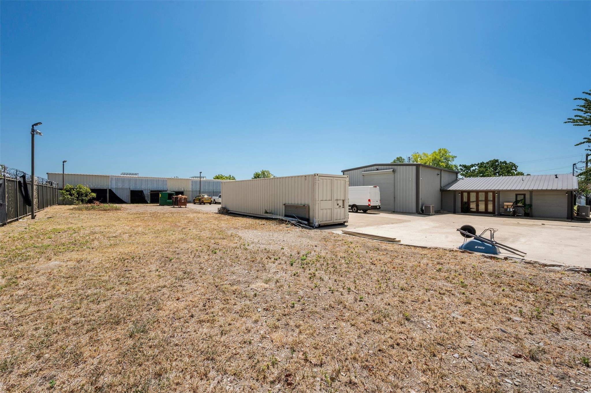 main property photo 31