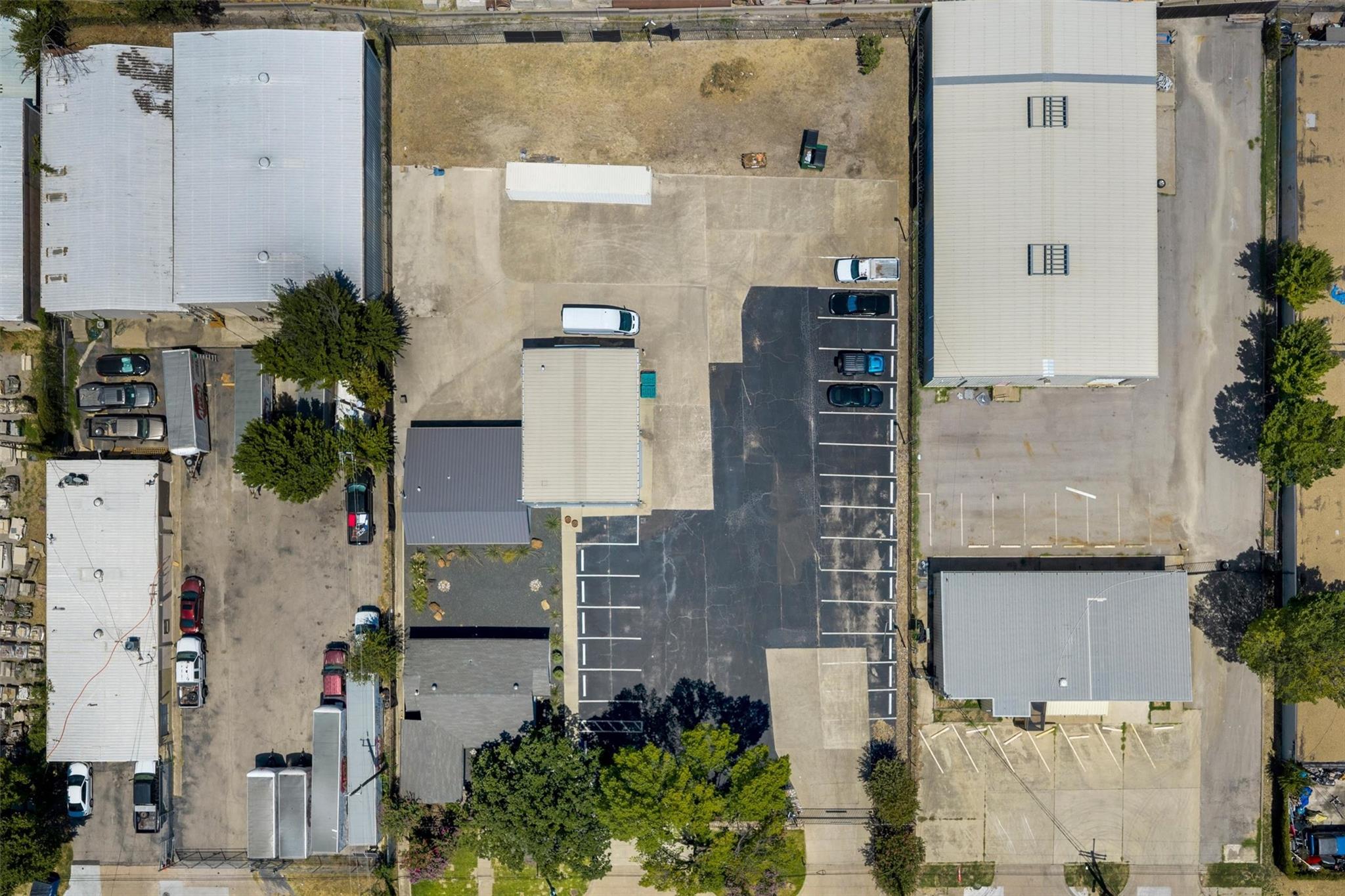 main property photo 8