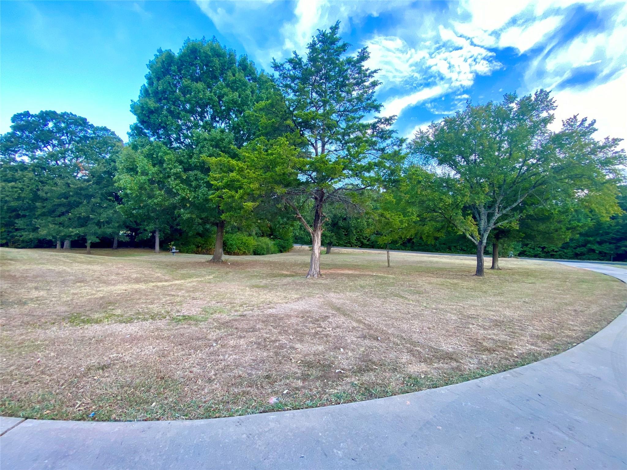 main property photo 32