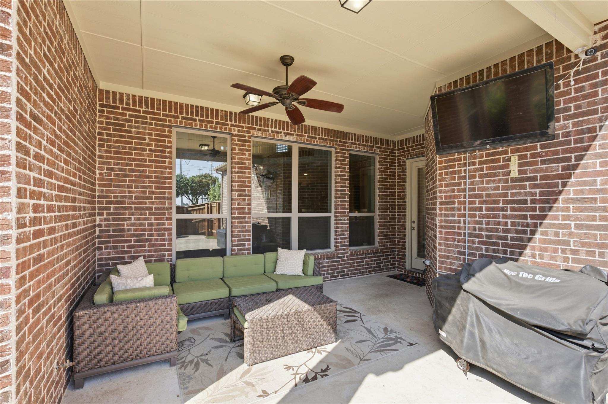 main property photo 31