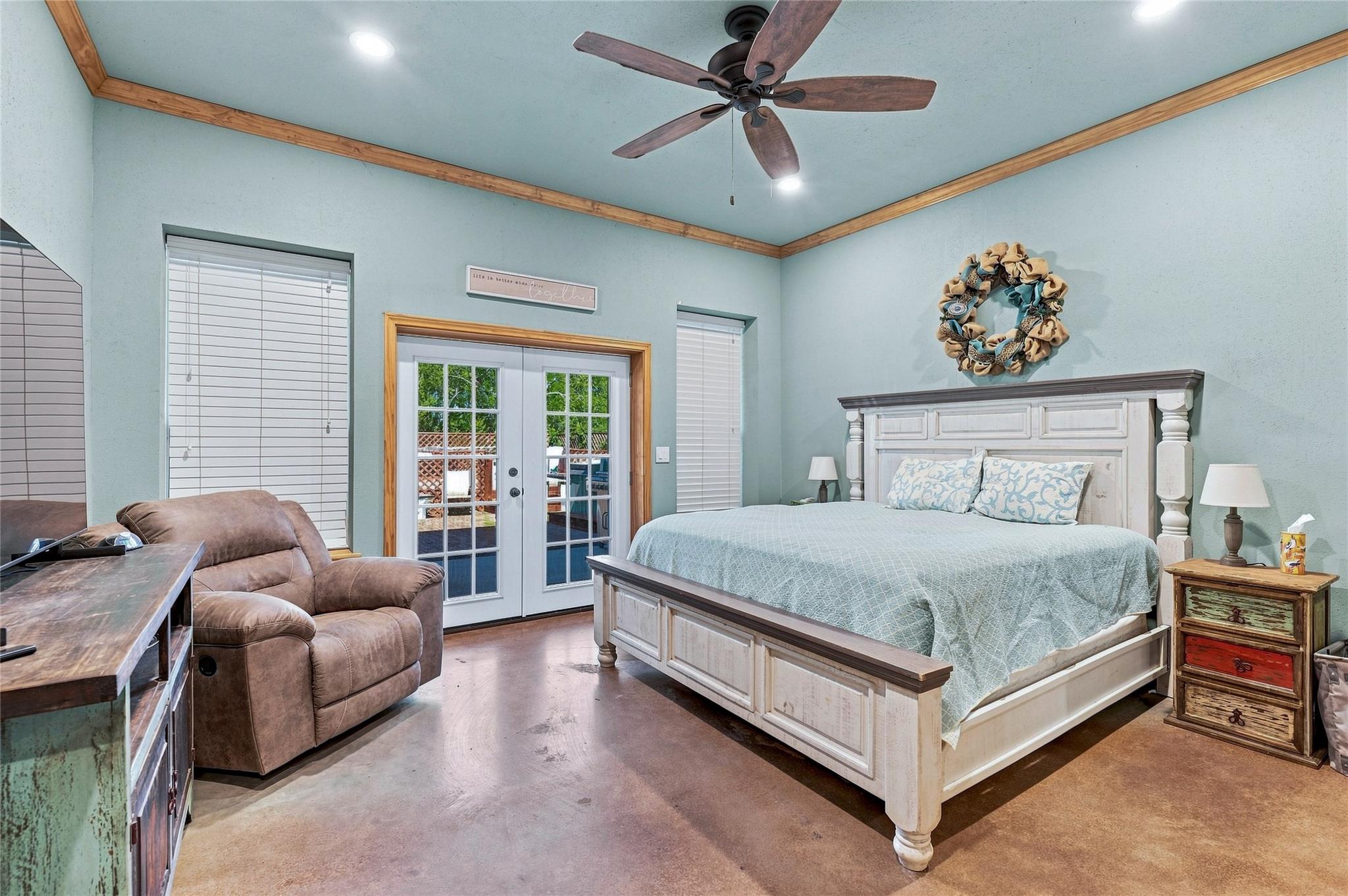 main property photo 17