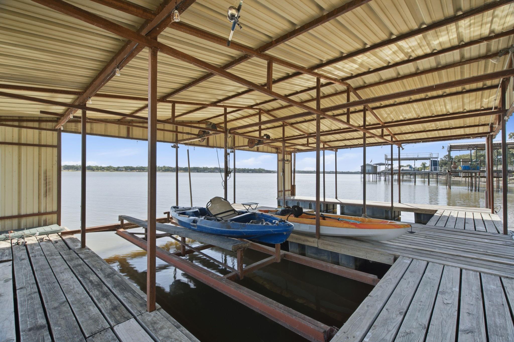 main property photo 17