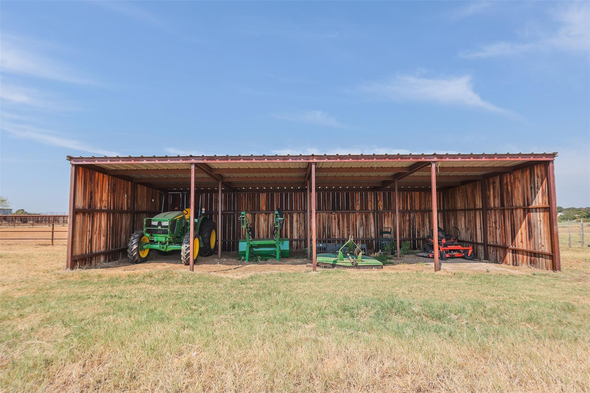 main property photo 17