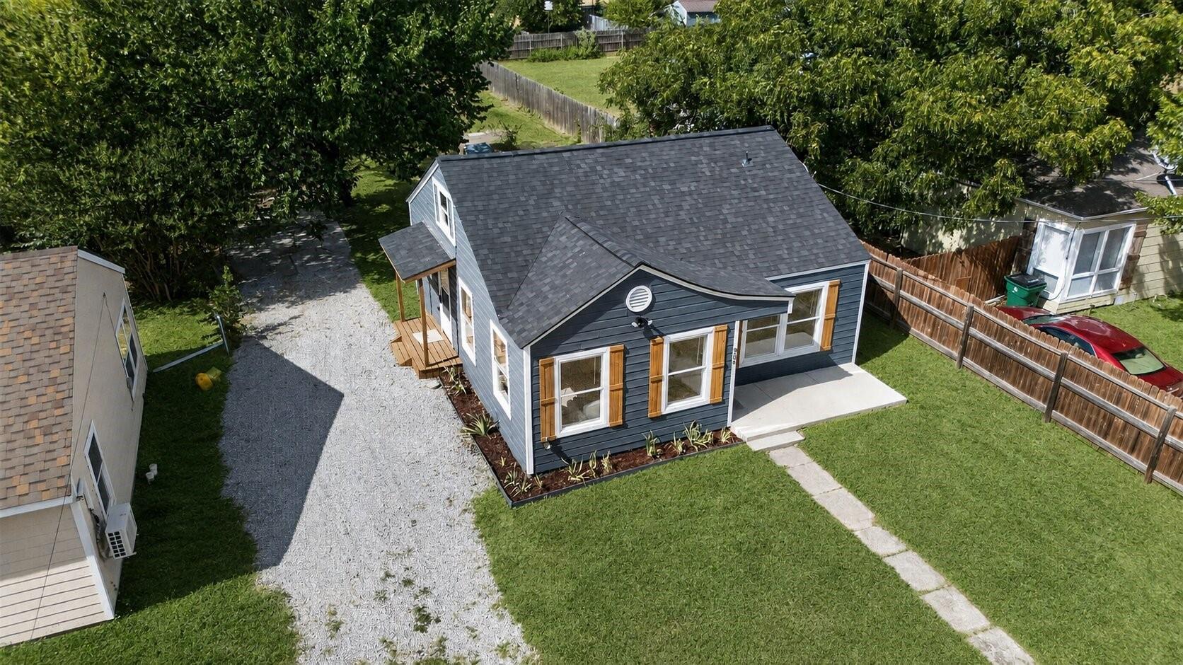 main property photo 3