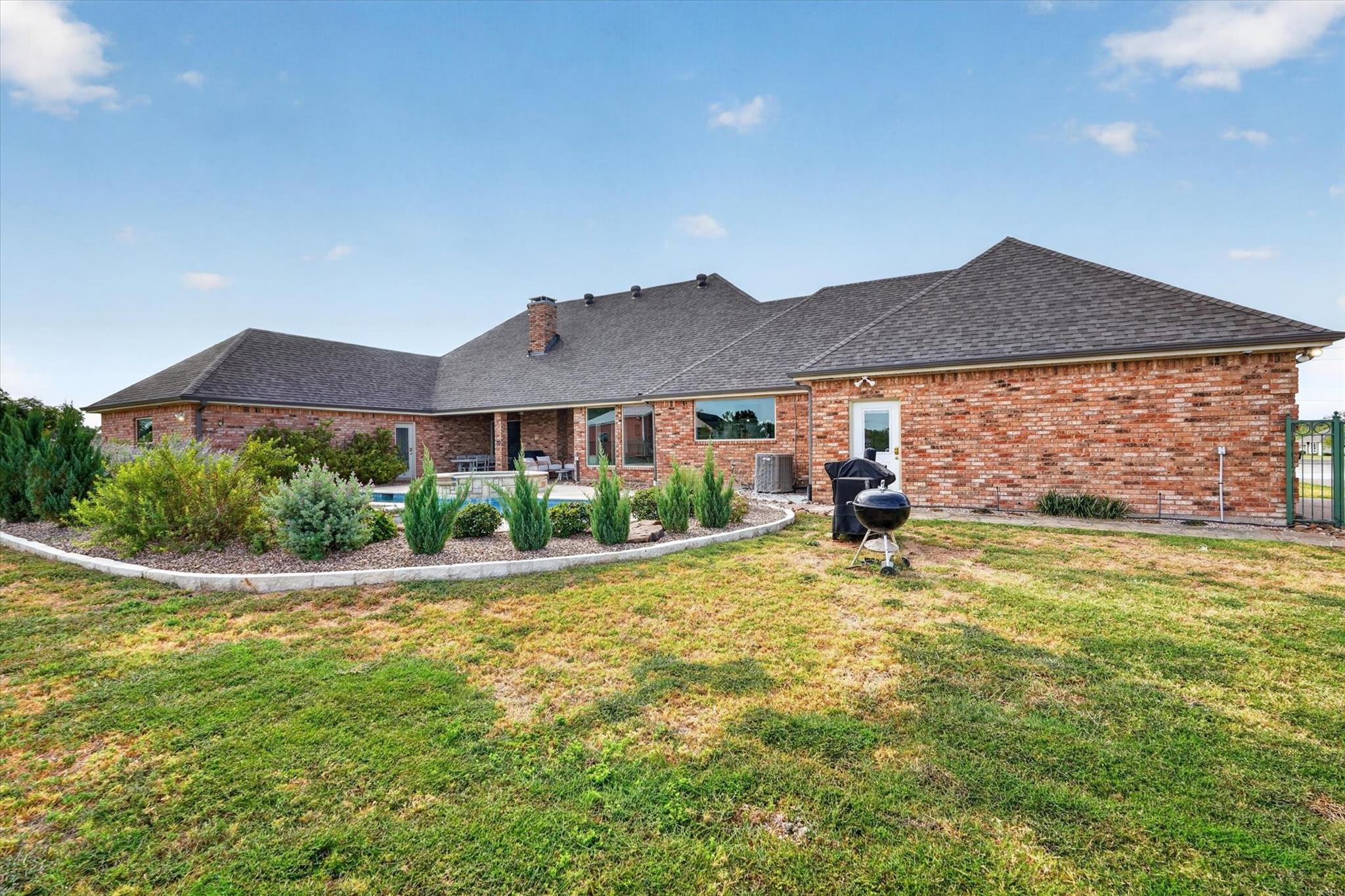main property photo 32