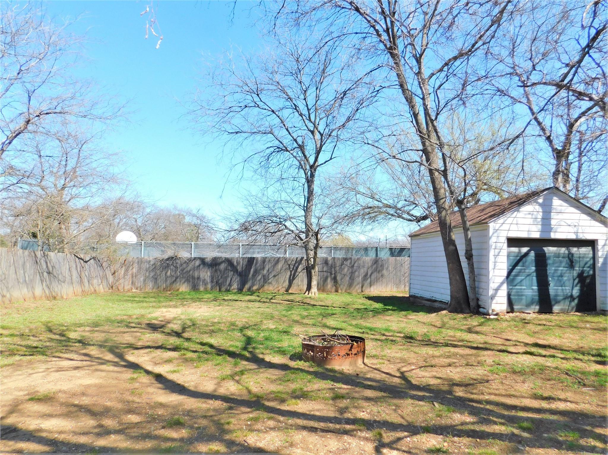main property photo 16