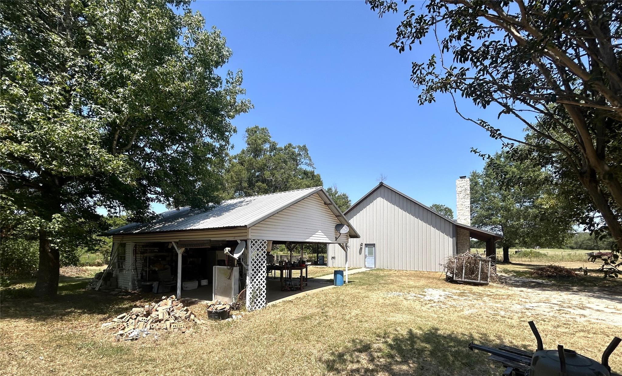 main property photo 6