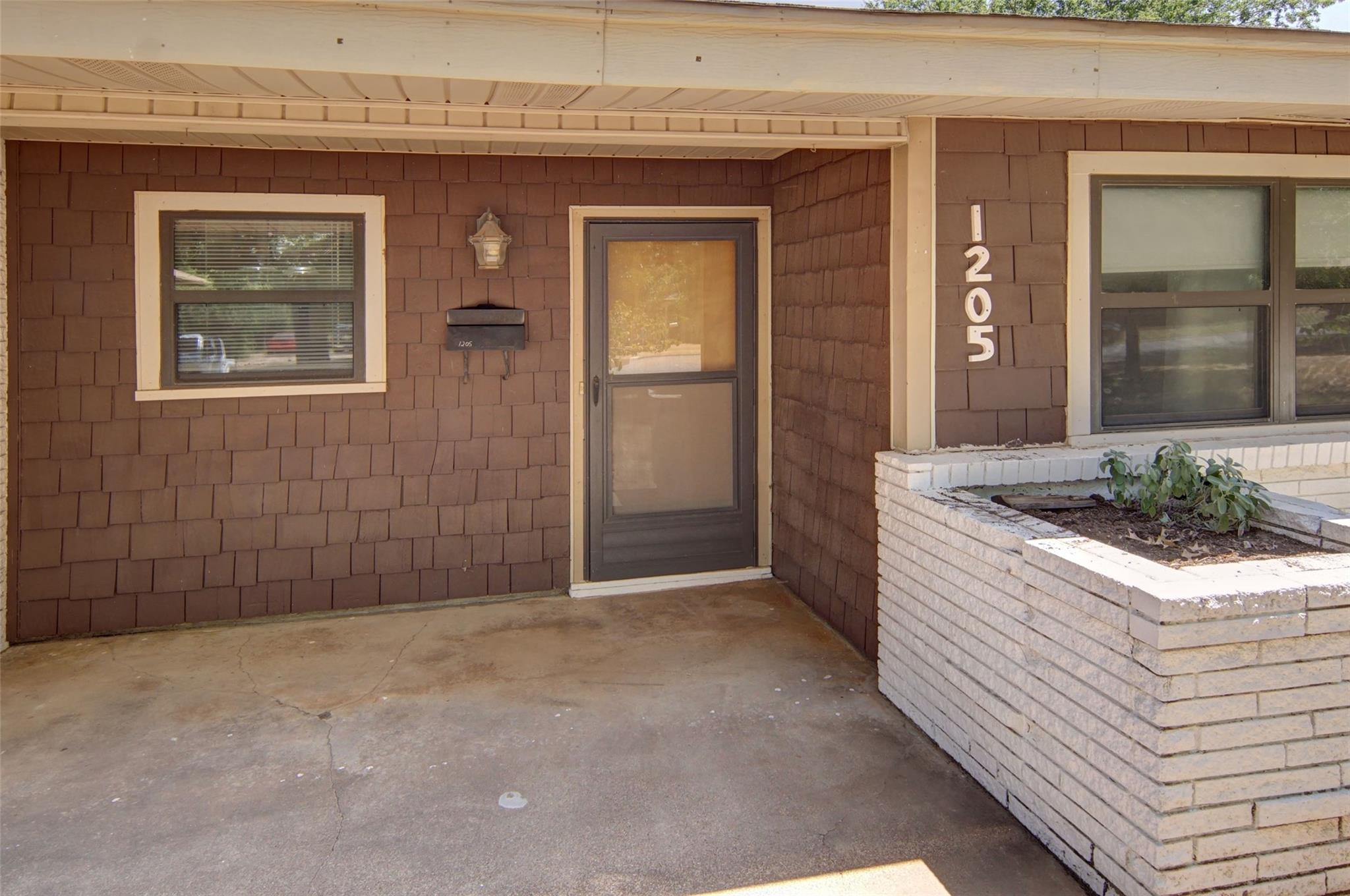 main property photo 4