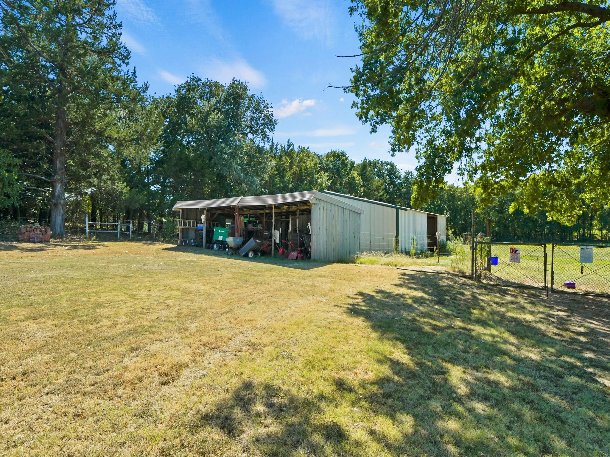 main property photo 14