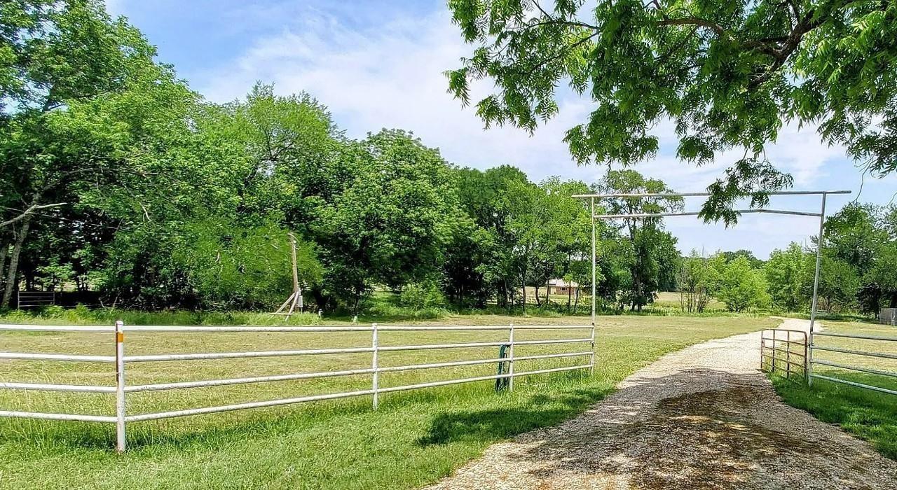 main property photo 13