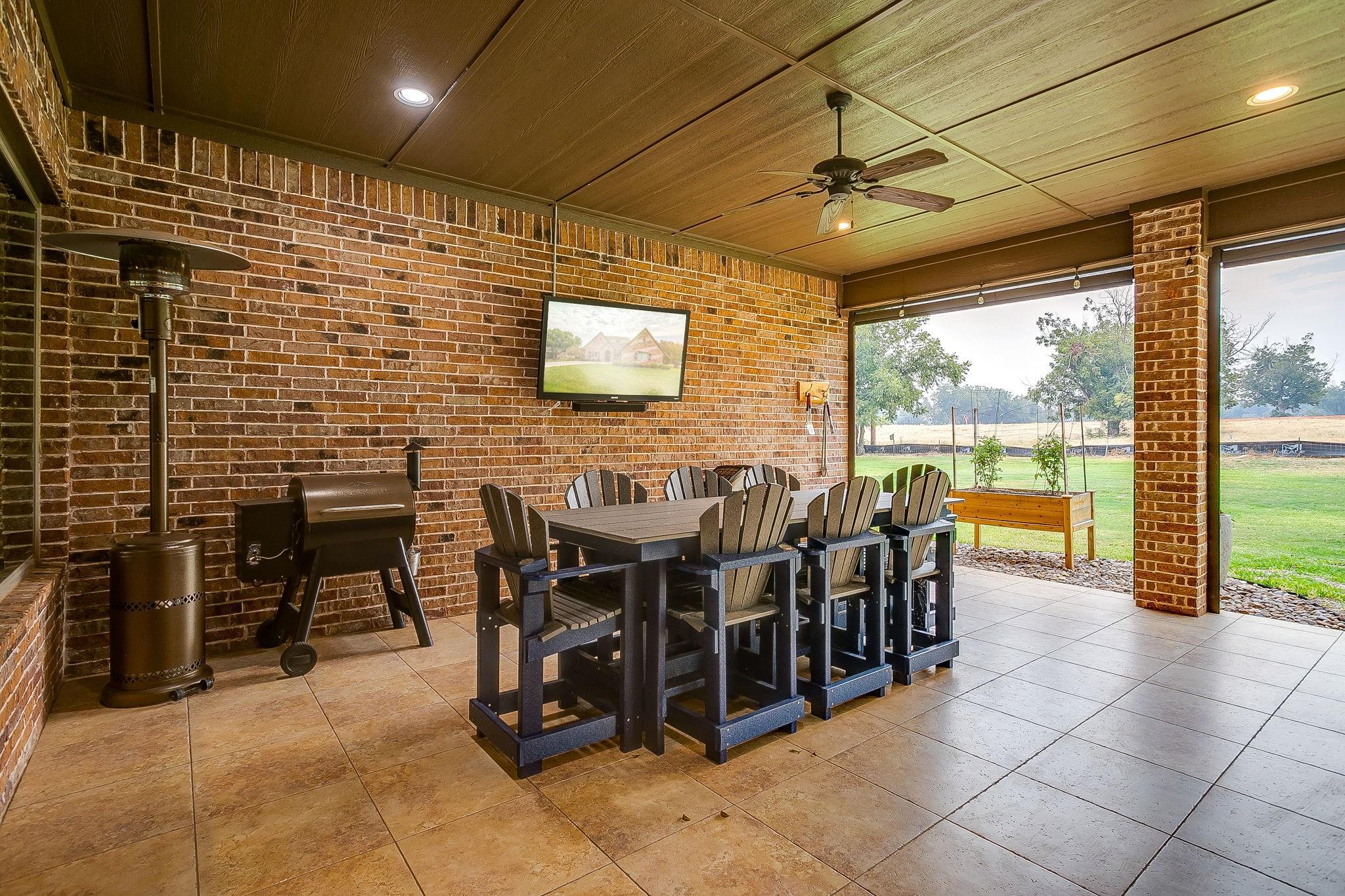 main property photo 33
