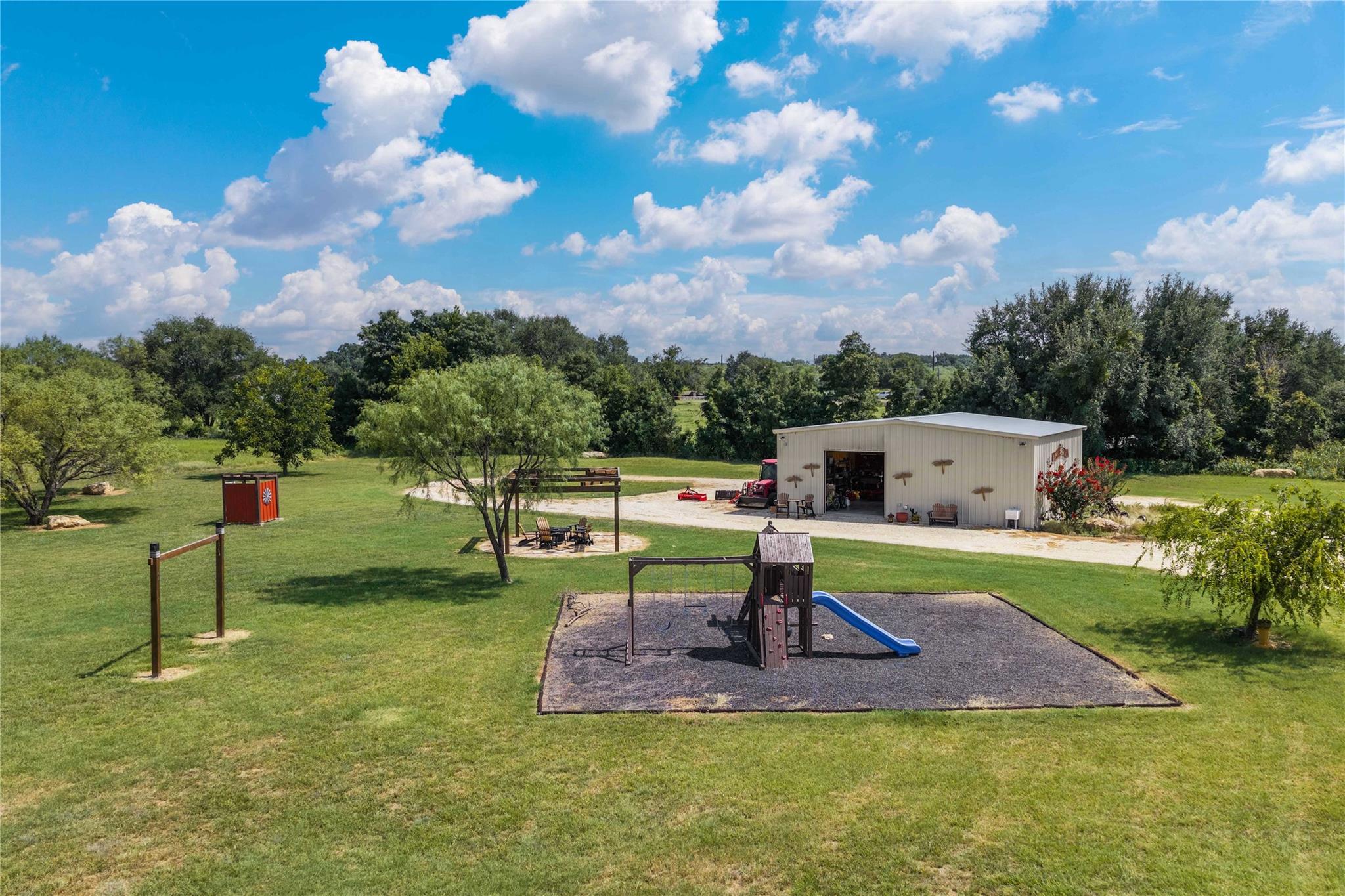 main property photo 4