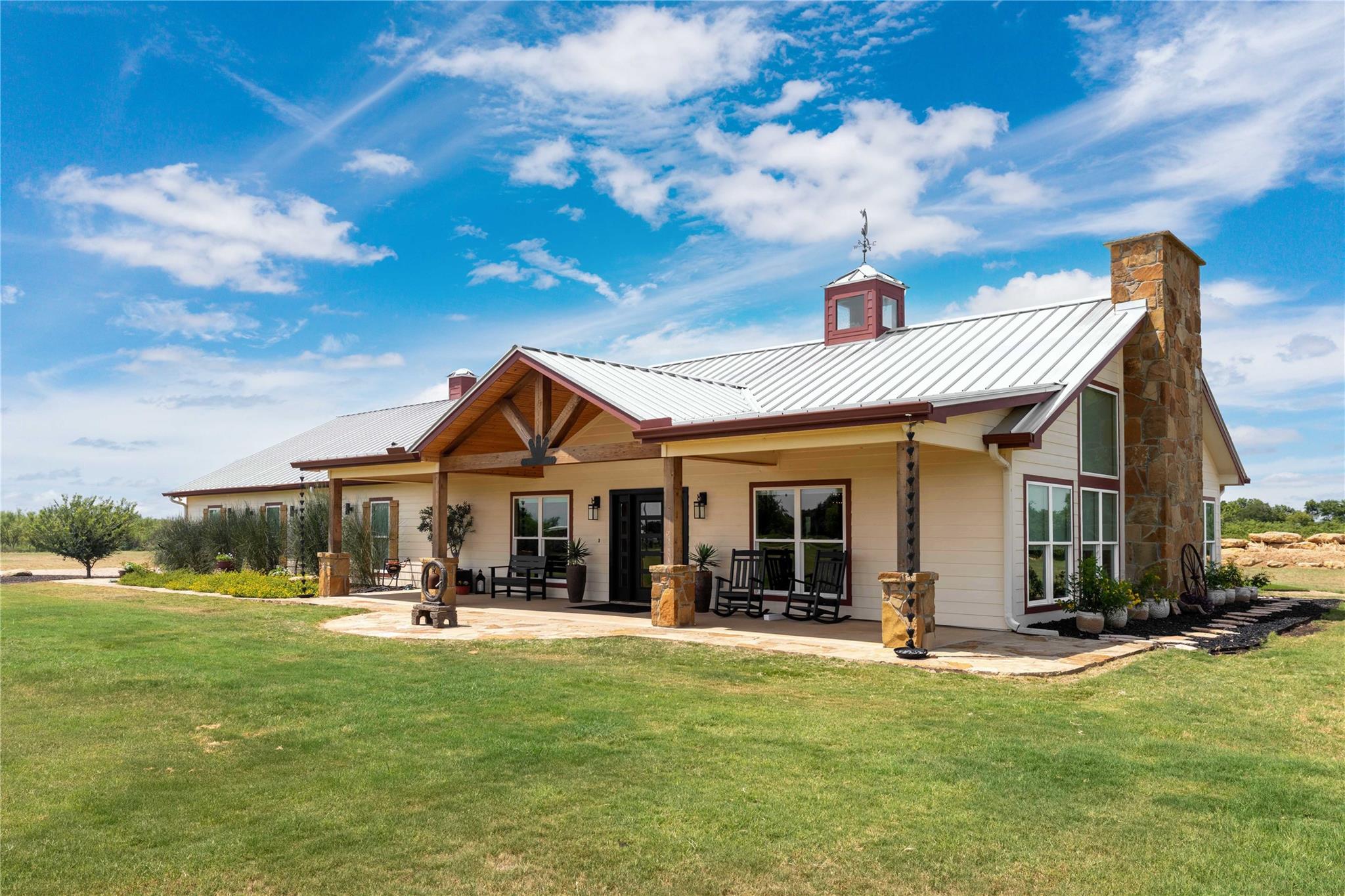 main property photo 7