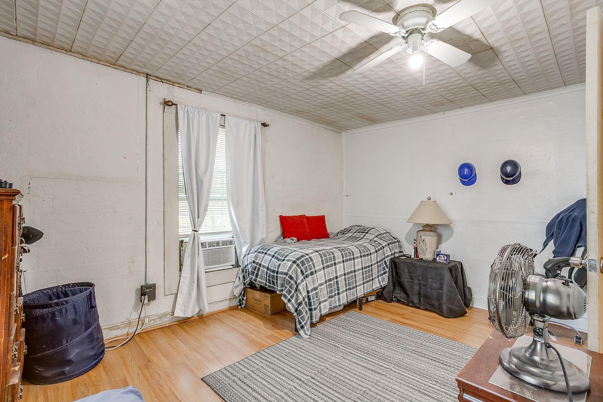 main property photo 17