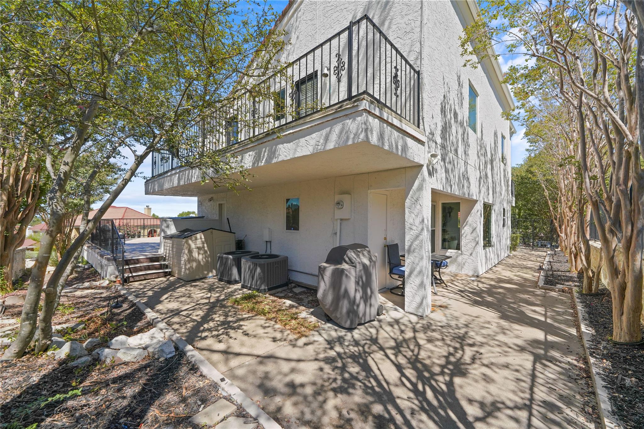 main property photo 27