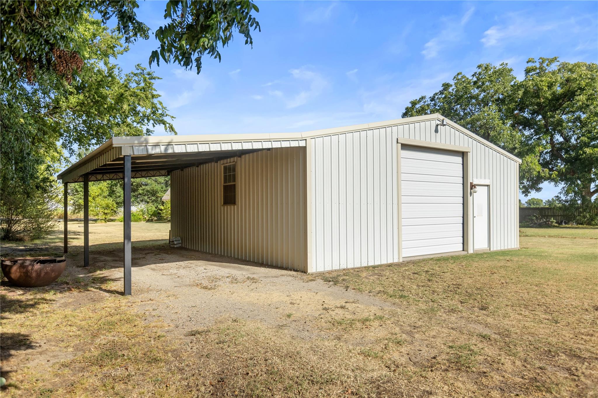 main property photo 19