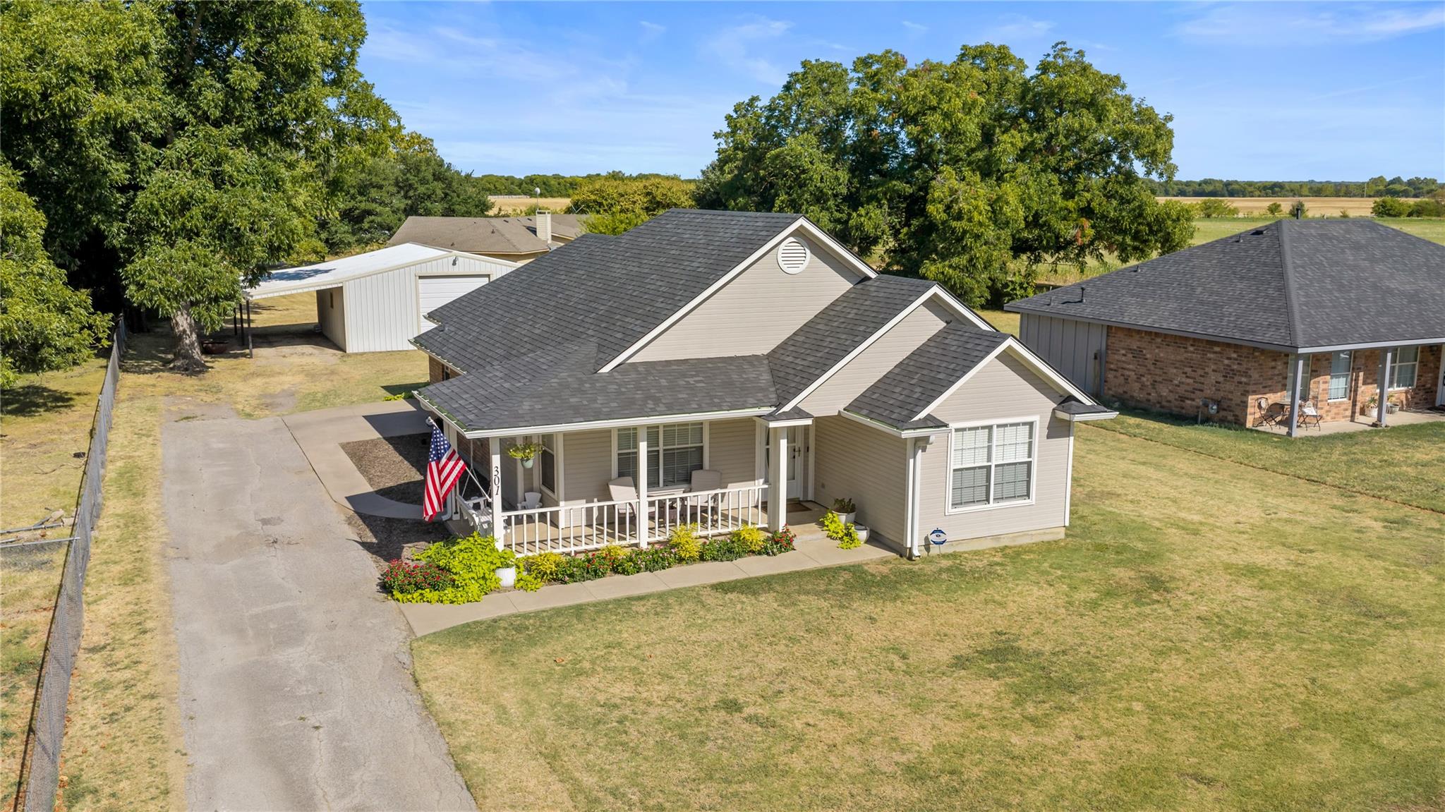 main property photo 22